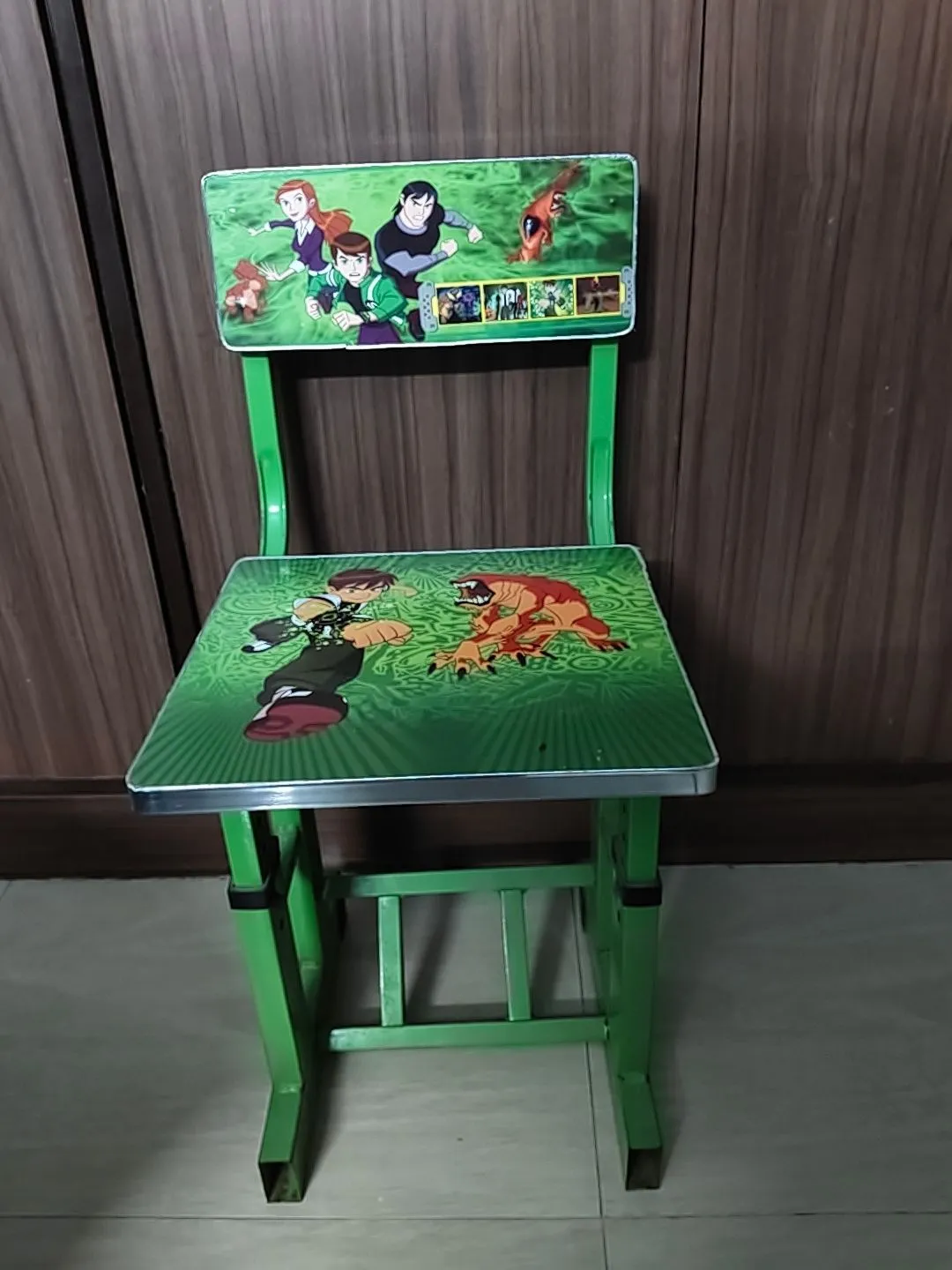 Kid table and chair - Thumbnail 3