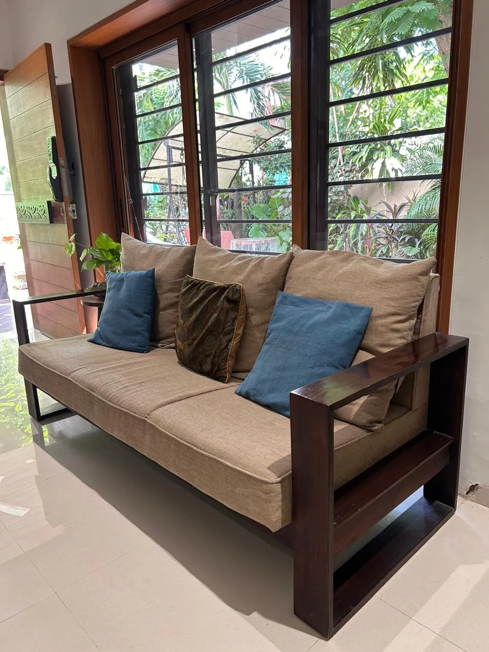 3+2+1 Sofa set for sale in AHMEDABAD, Gujarat