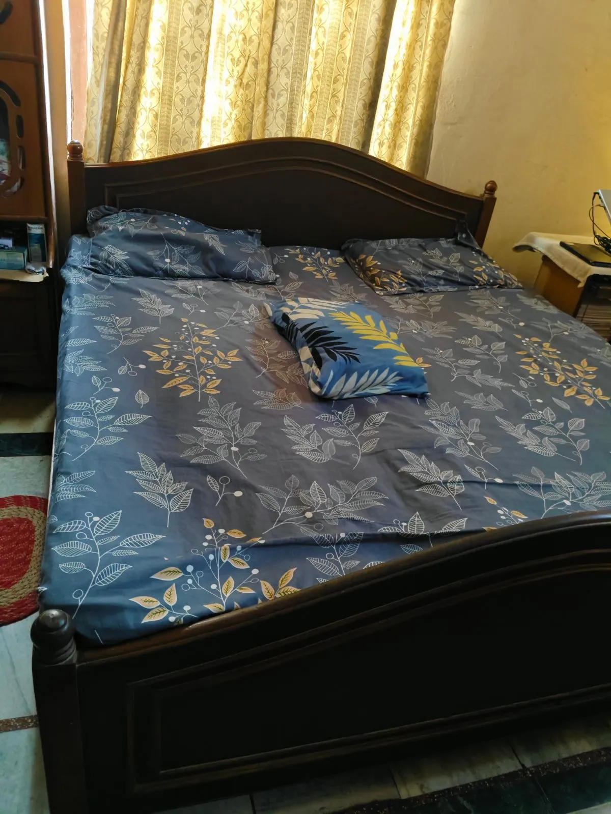 5 Sheesham Home Wooden Furniture (Mandir, Bed, Dressing table, Bench) - Thumbnail 7