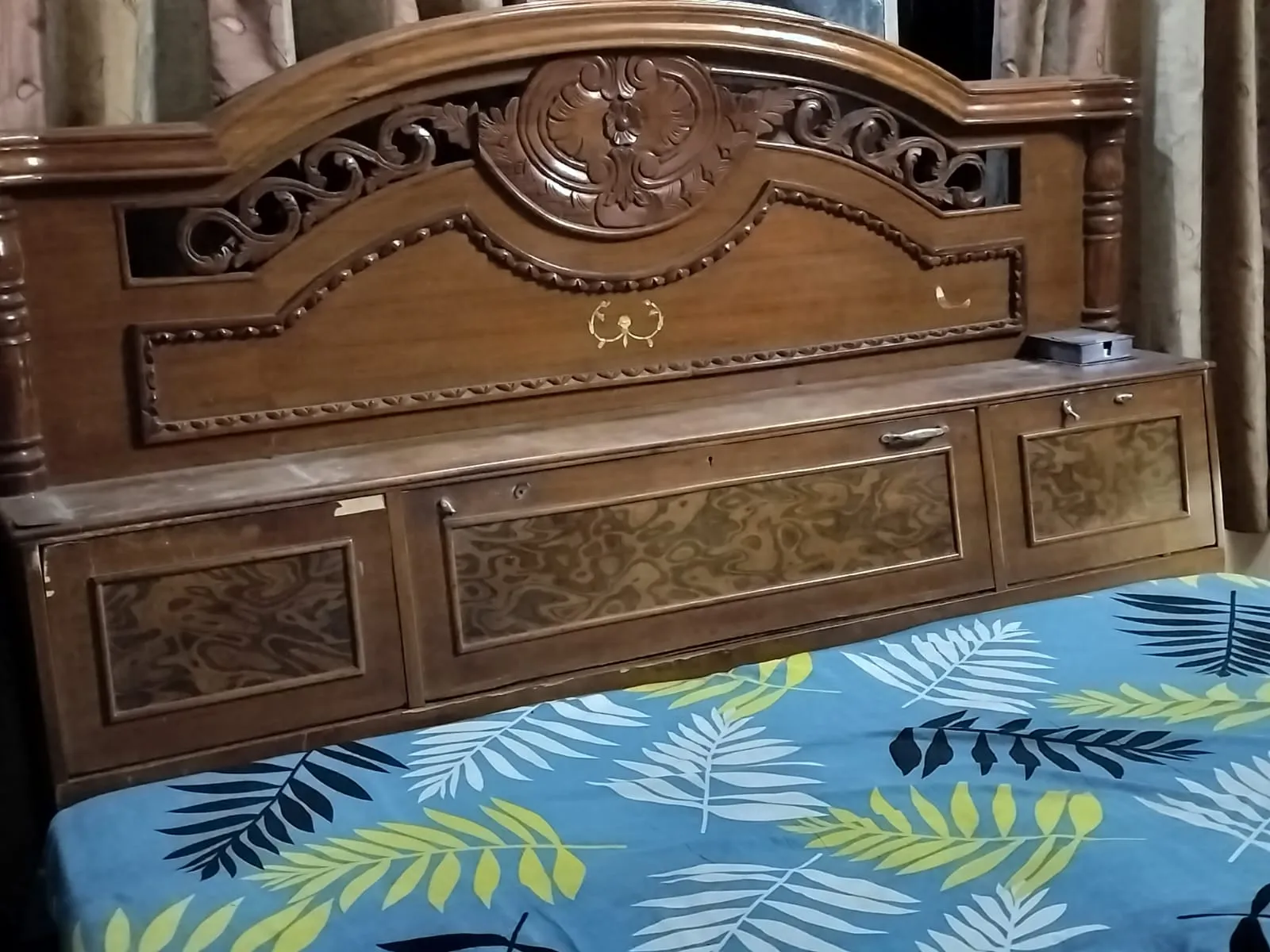 5 Sheesham Home Wooden Furniture (Mandir, Bed, Dressing table, Bench) - Thumbnail 4