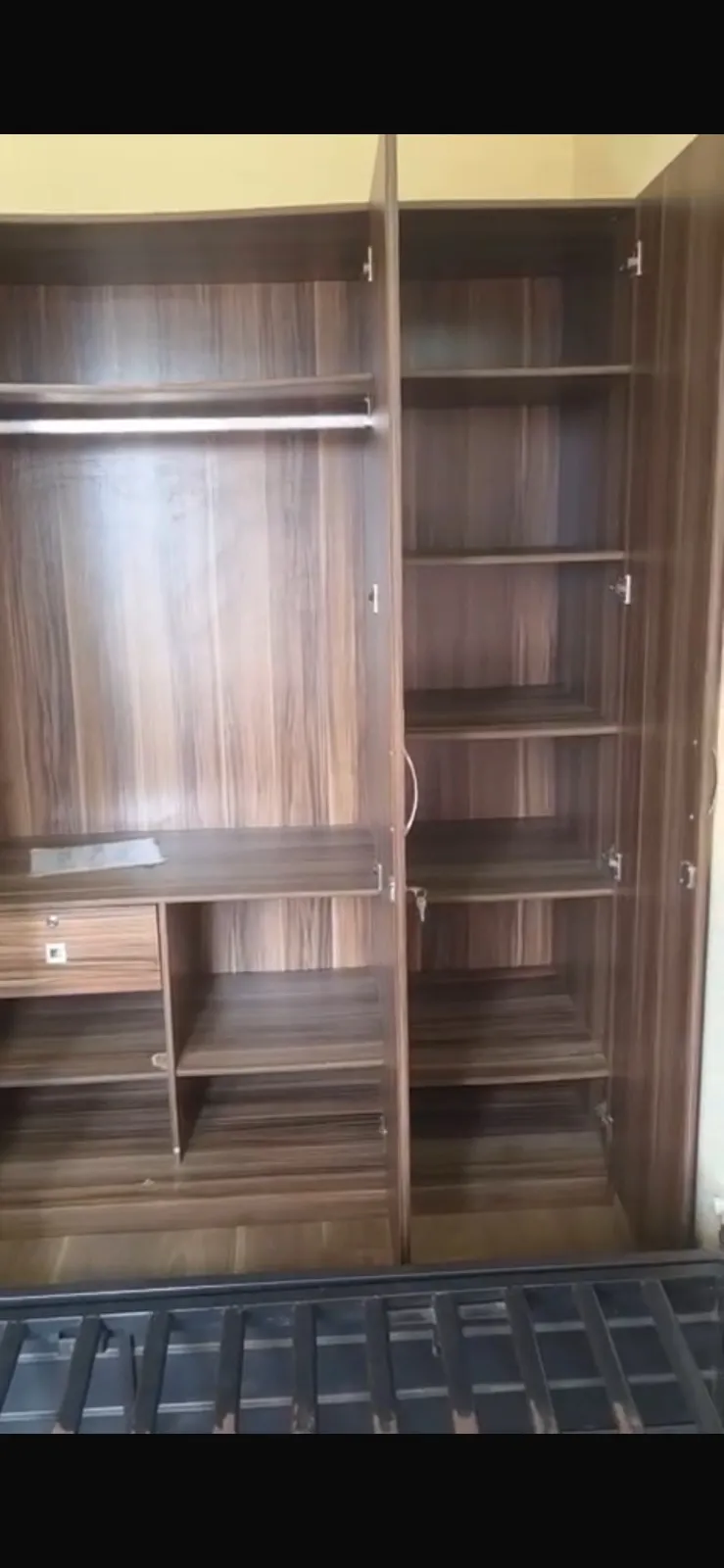 Wardrobe for sale in Mumbai, Maharashtra