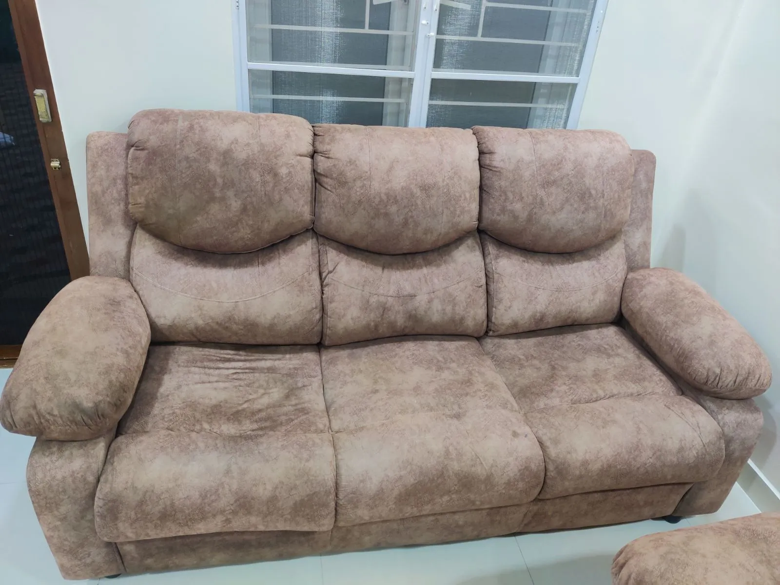 🛋️ 3+2 Seater Sofa Set – For Sale - Thumbnail 2