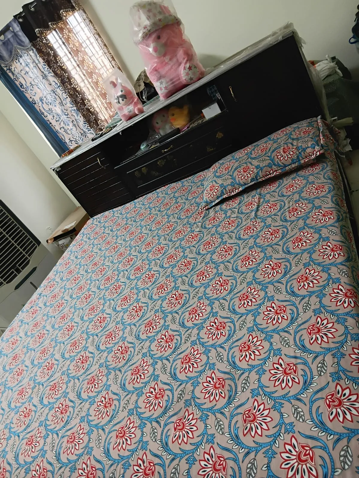 7*7 Cot with mattresses - Thumbnail 3
