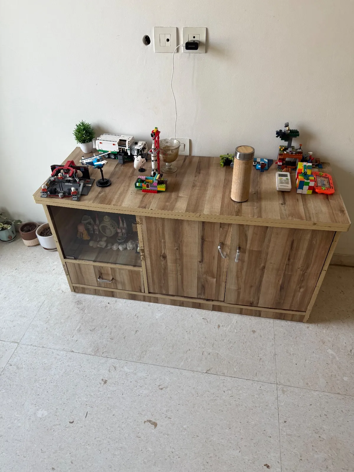 Cabinets in superb condition for sale in Mumbai, Maharashtra