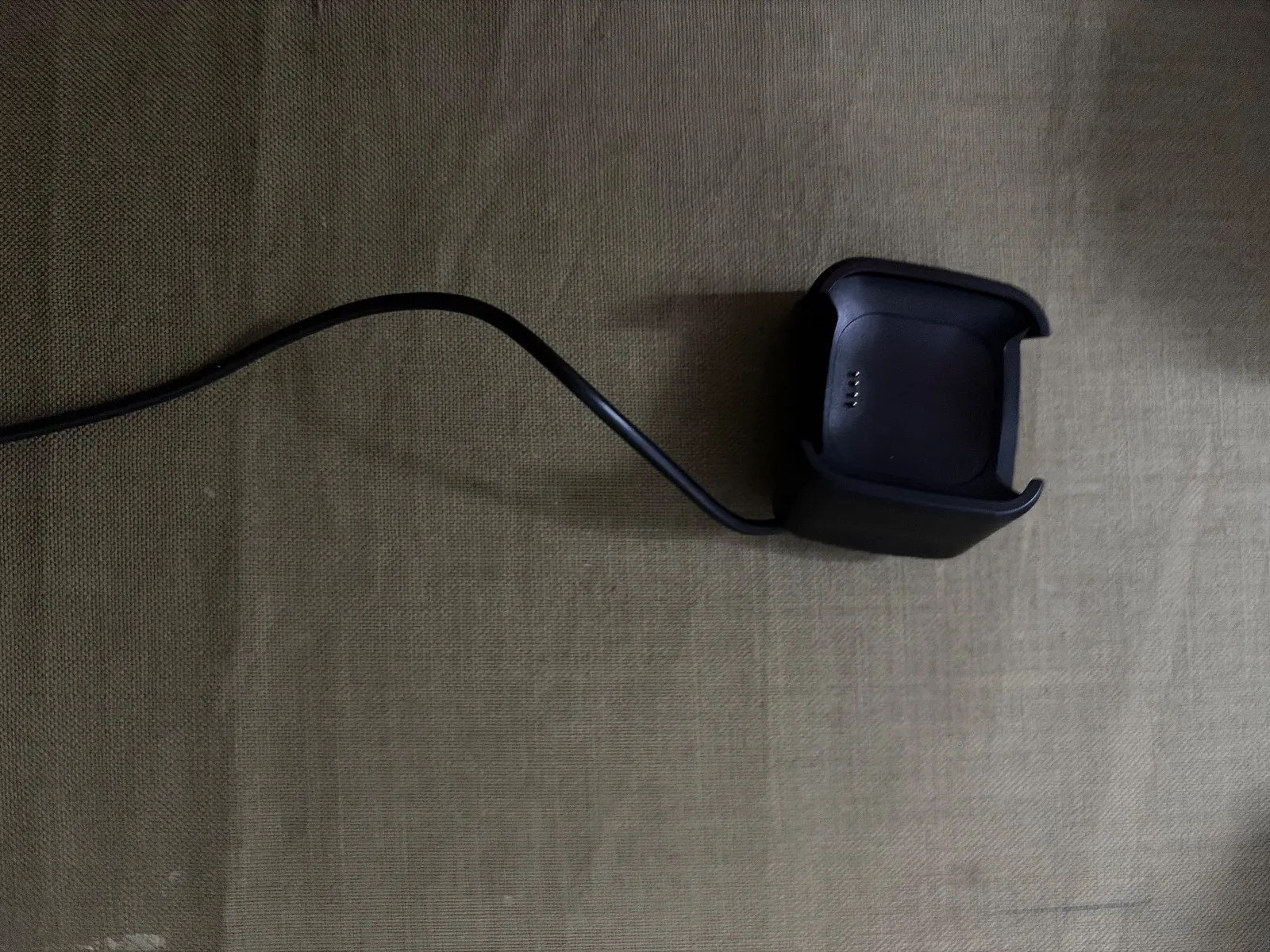 Fitbit versa 2 with charger - Thumbnail 3
