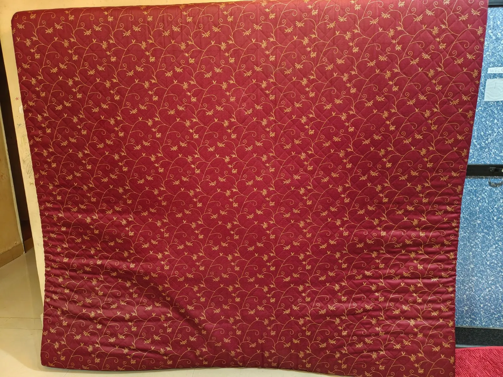 Used foam matress queen size - Thumbnail 2