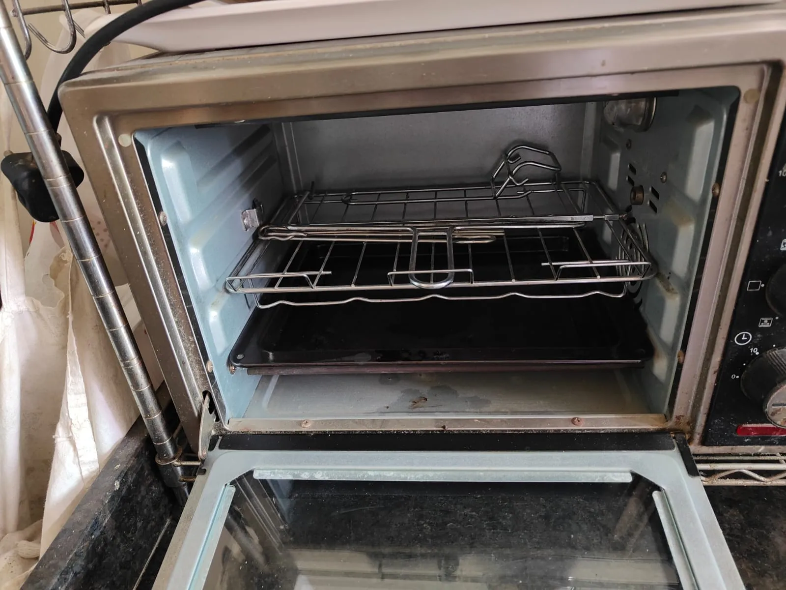OTG for Kitchen - BLACK+DECKER - 1280W, 19L - Thumbnail 4