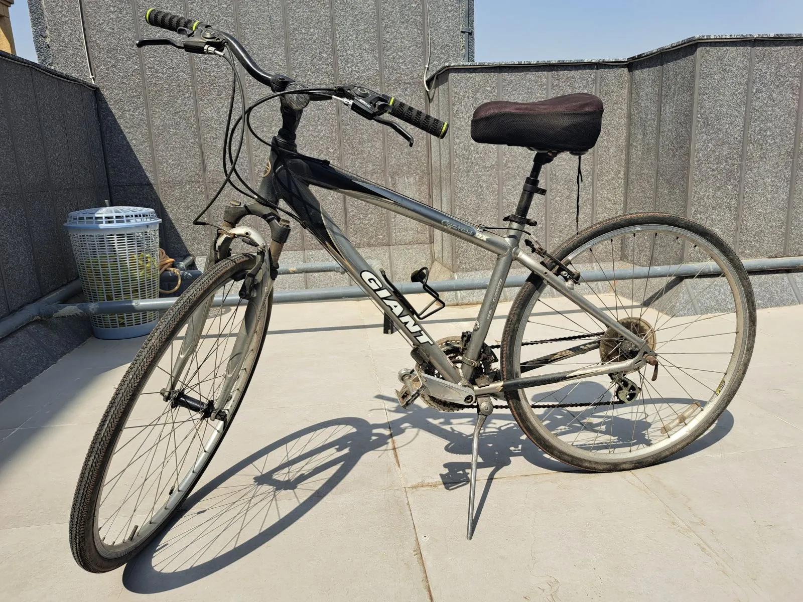 Giant Cypress Dx Hybrid Bicycle - Thumbnail 2
