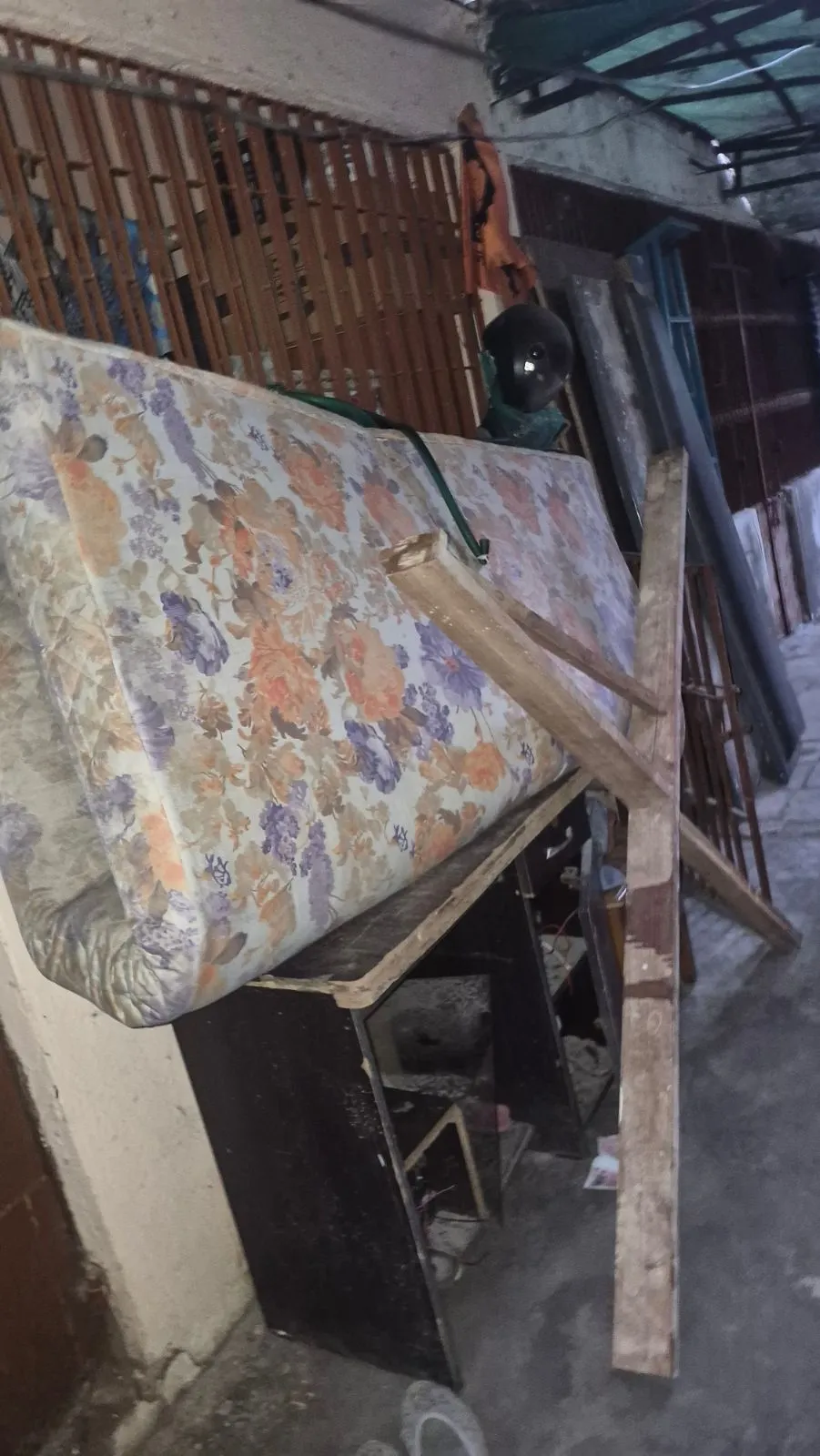 Double bed for sale in Ahmedabad, Gujarat