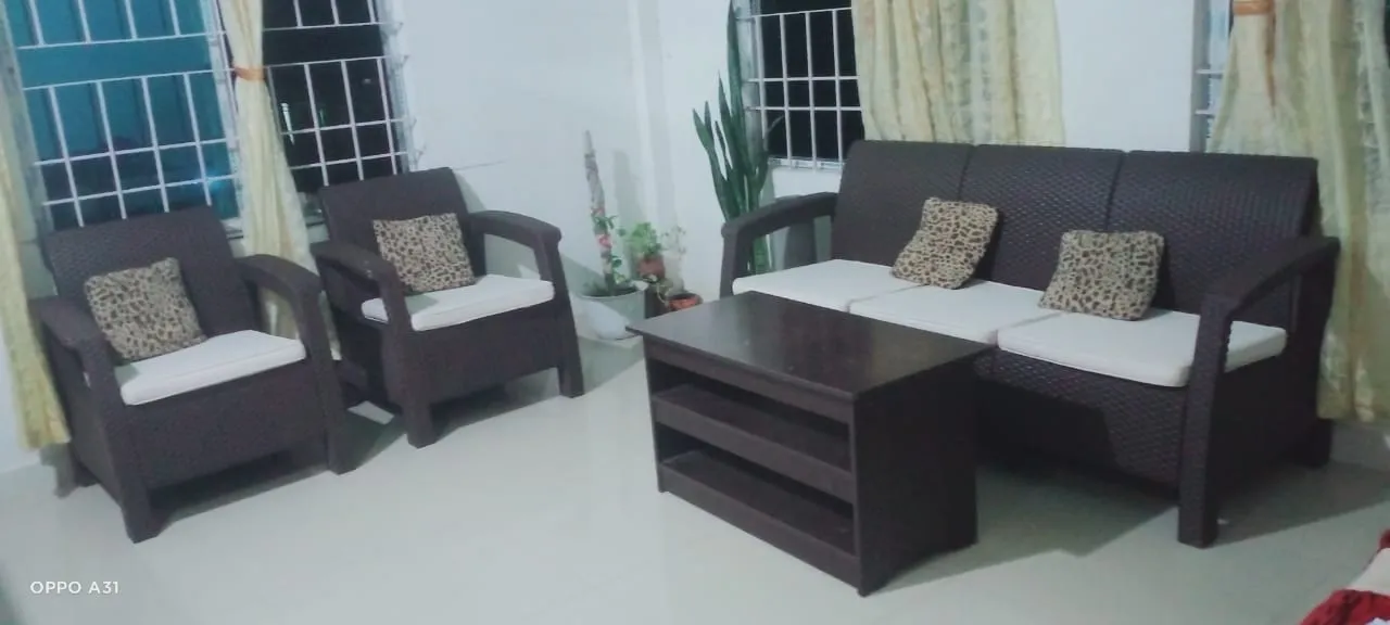 Sofa with tablet 2 year use brand Nilkamal A1 condition for sale in Assam Gohpur, Assam
