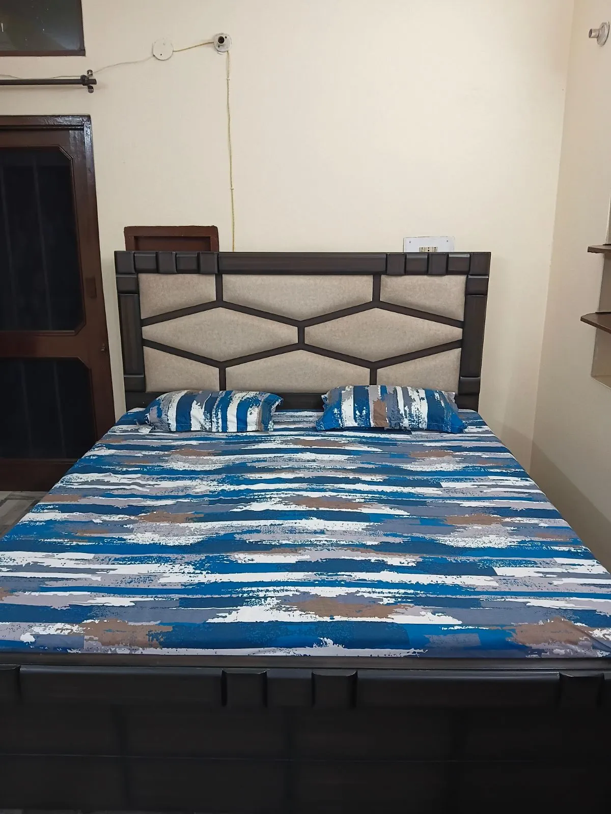 Double bed - Thumbnail 2