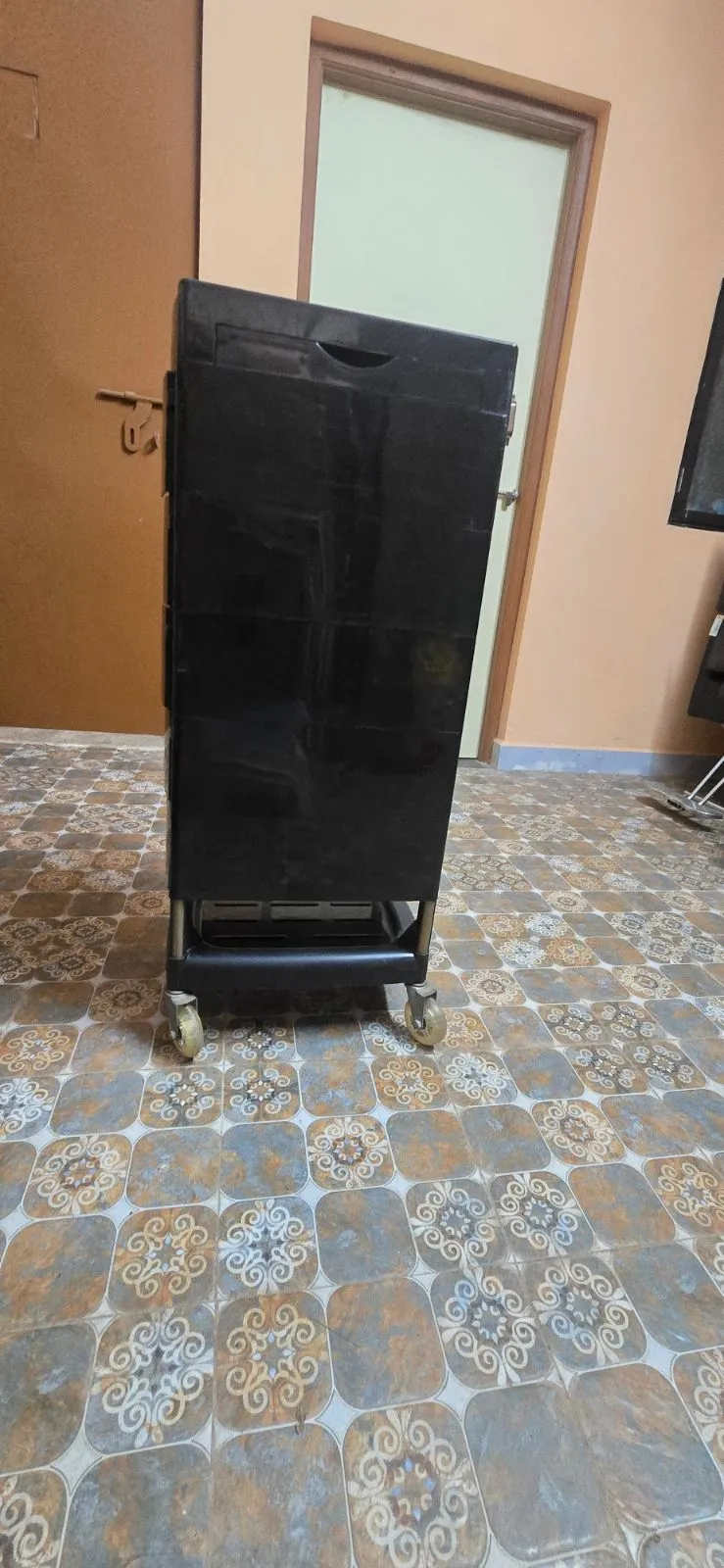 Used salon materials for sale - Thumbnail 5