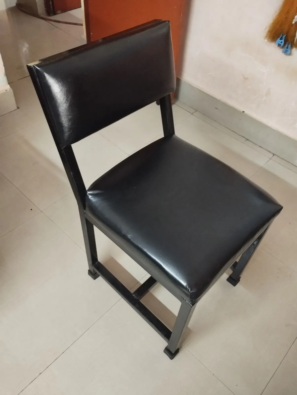 Table and chair set for sale in Jhansi, Uttar Pradesh