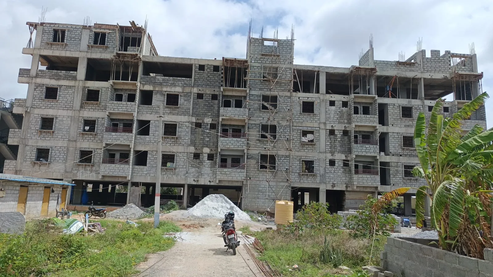 2 BHK Flats for Sale in Bagalur - Thumbnail 6