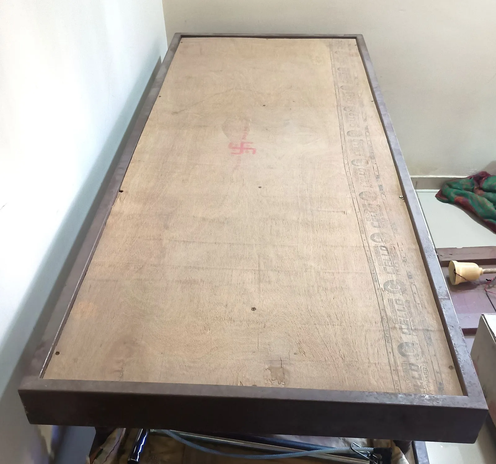 6 x 2.5 Feet Metal Paat (Bed) for sell - Thumbnail 2