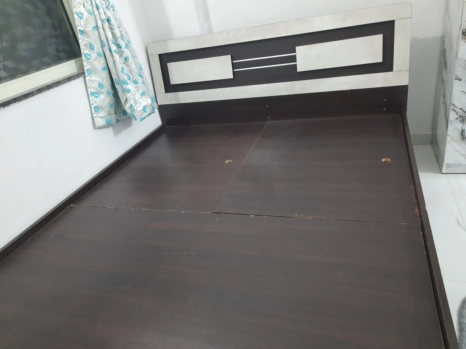 Qeen size bed for sale in Pune, Maharashtra