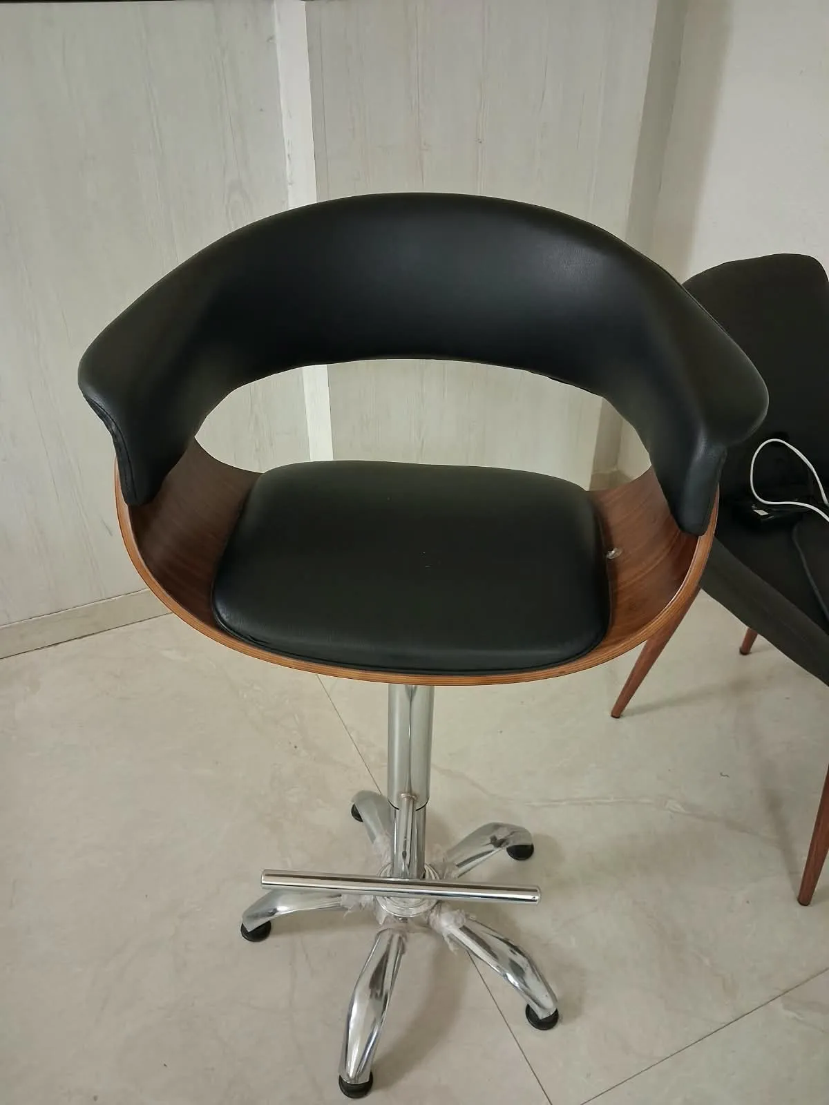 Study Benches, Student Chairs, Office Sofas, Office Chairs, Other Wooden Furniture for sale in New Delhi, Delhi