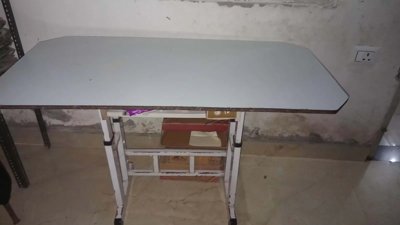 Table for sale in Bilaspur, Uttar Pradesh