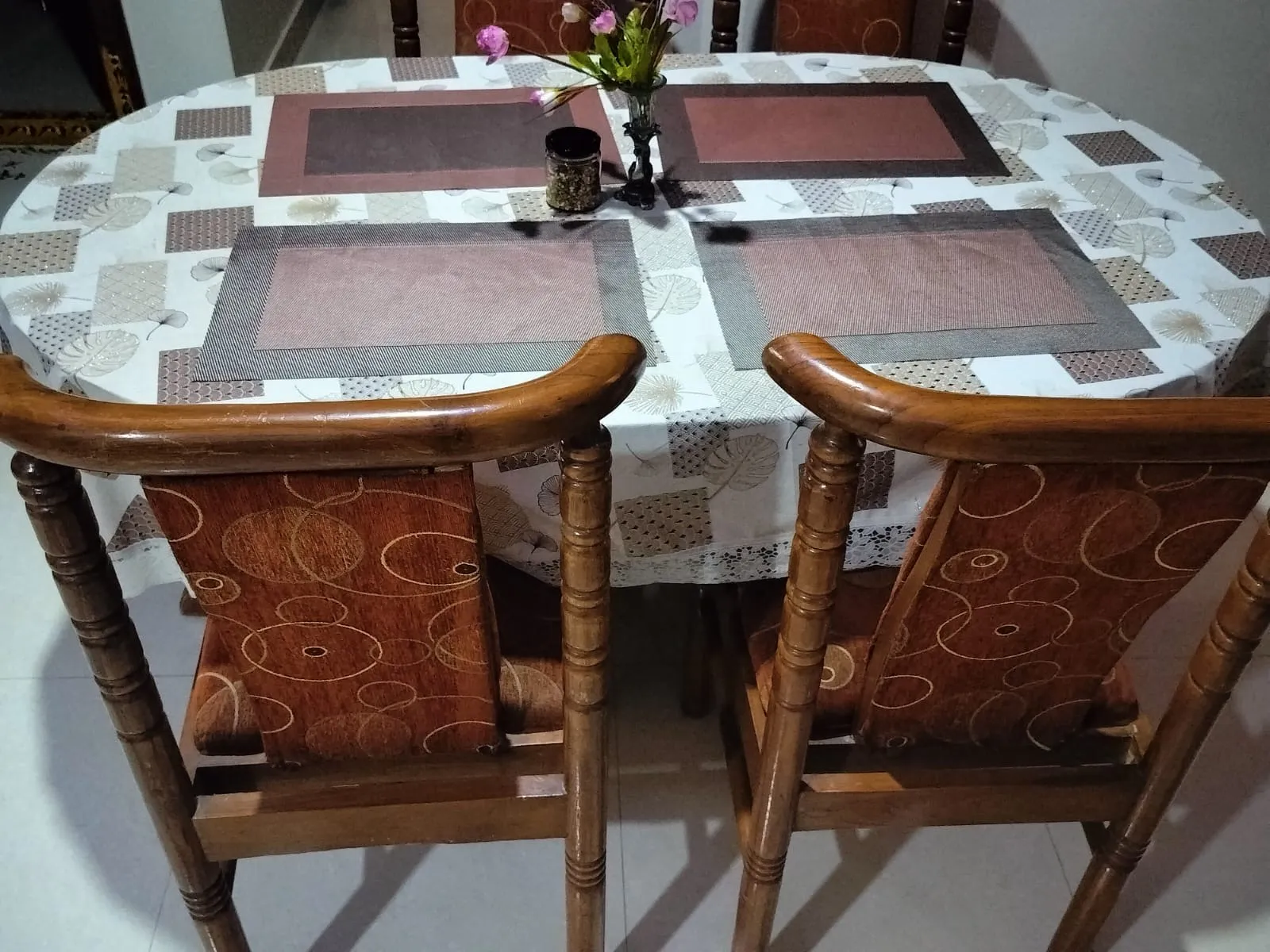 4 Seater Dining Table set - like new condition - Thumbnail 3