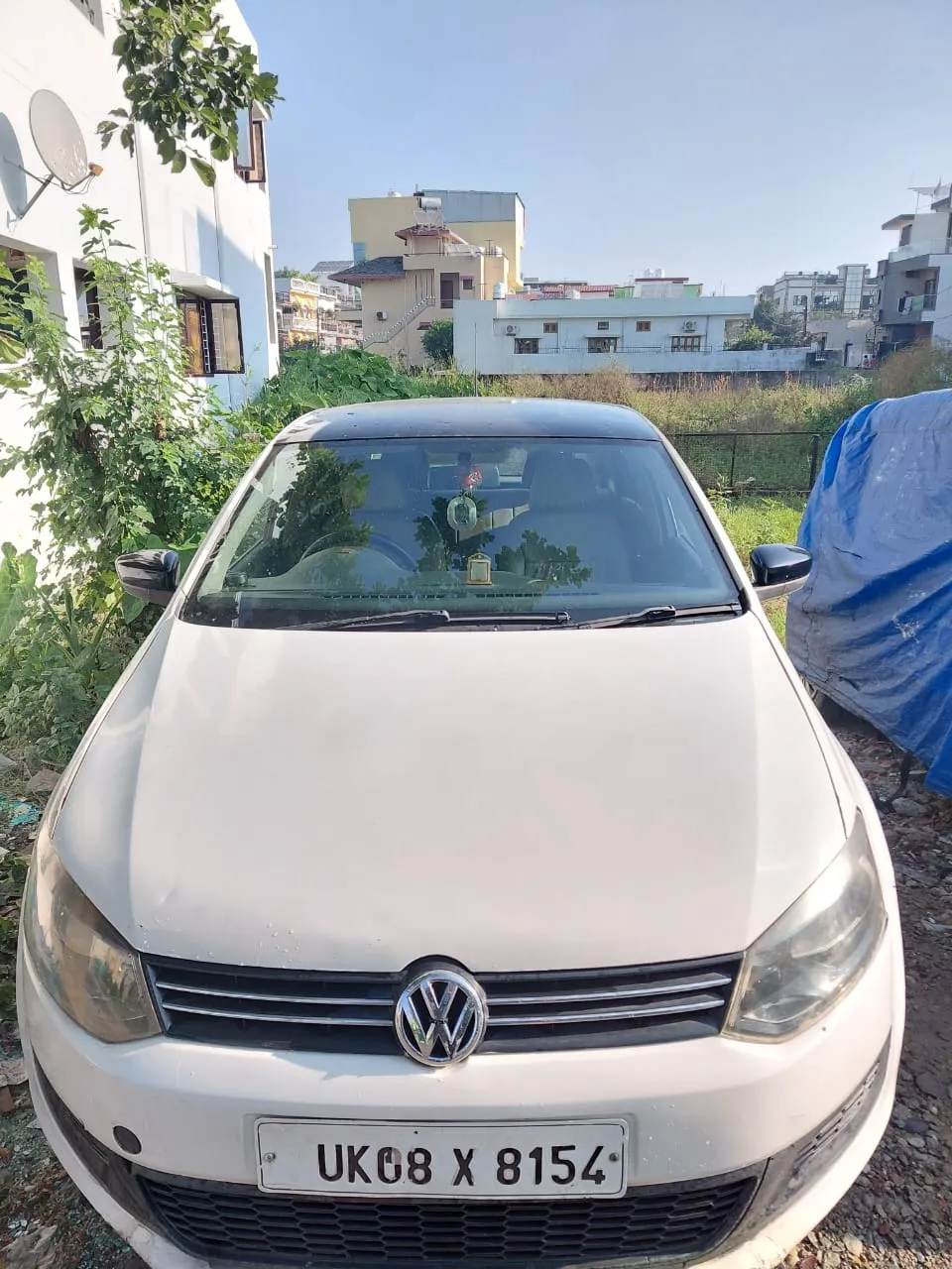 Volkswagen Polo car - Thumbnail 3