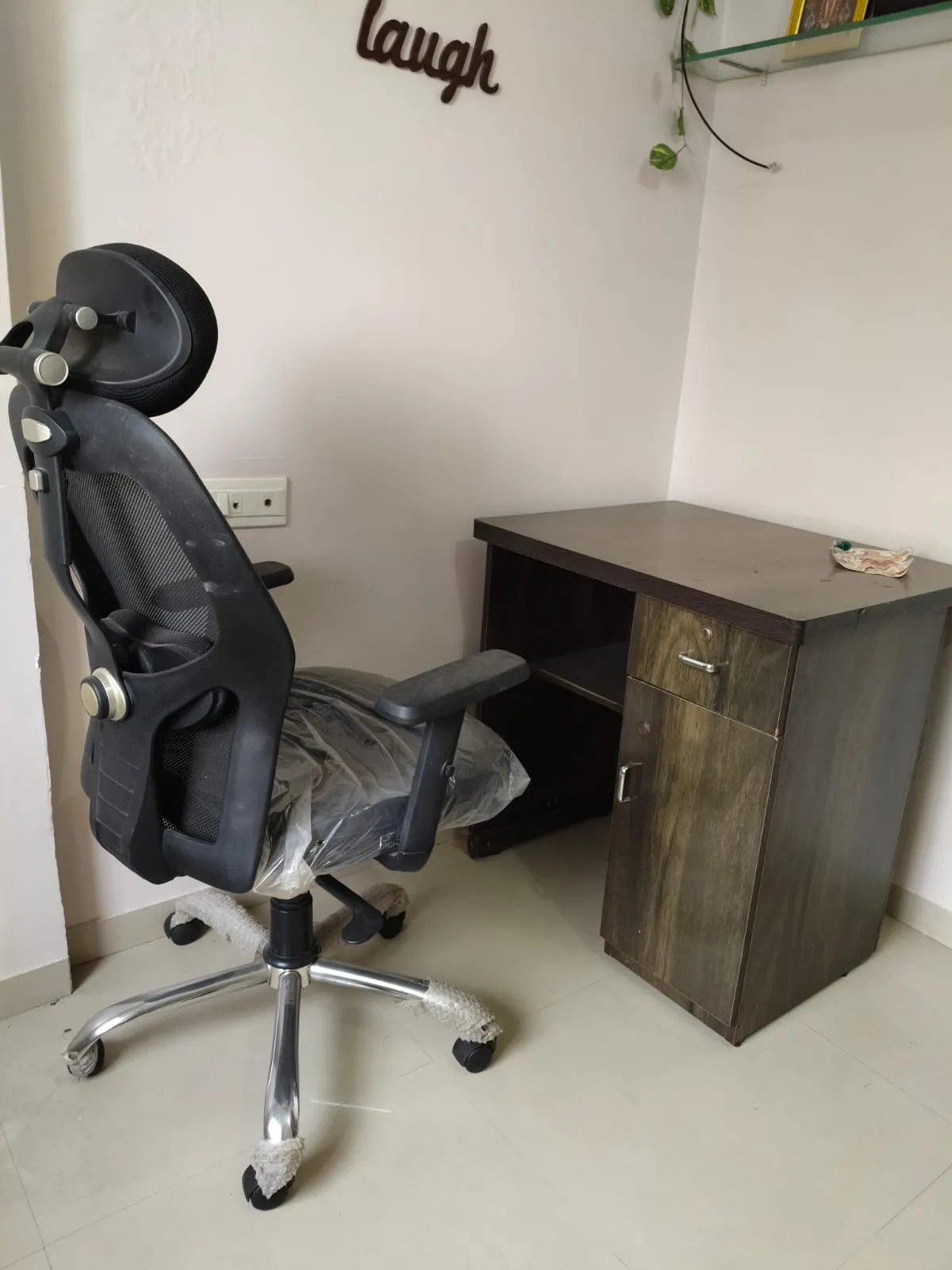 Ergonomic wfh chair for sale in Thane, Maharashtra