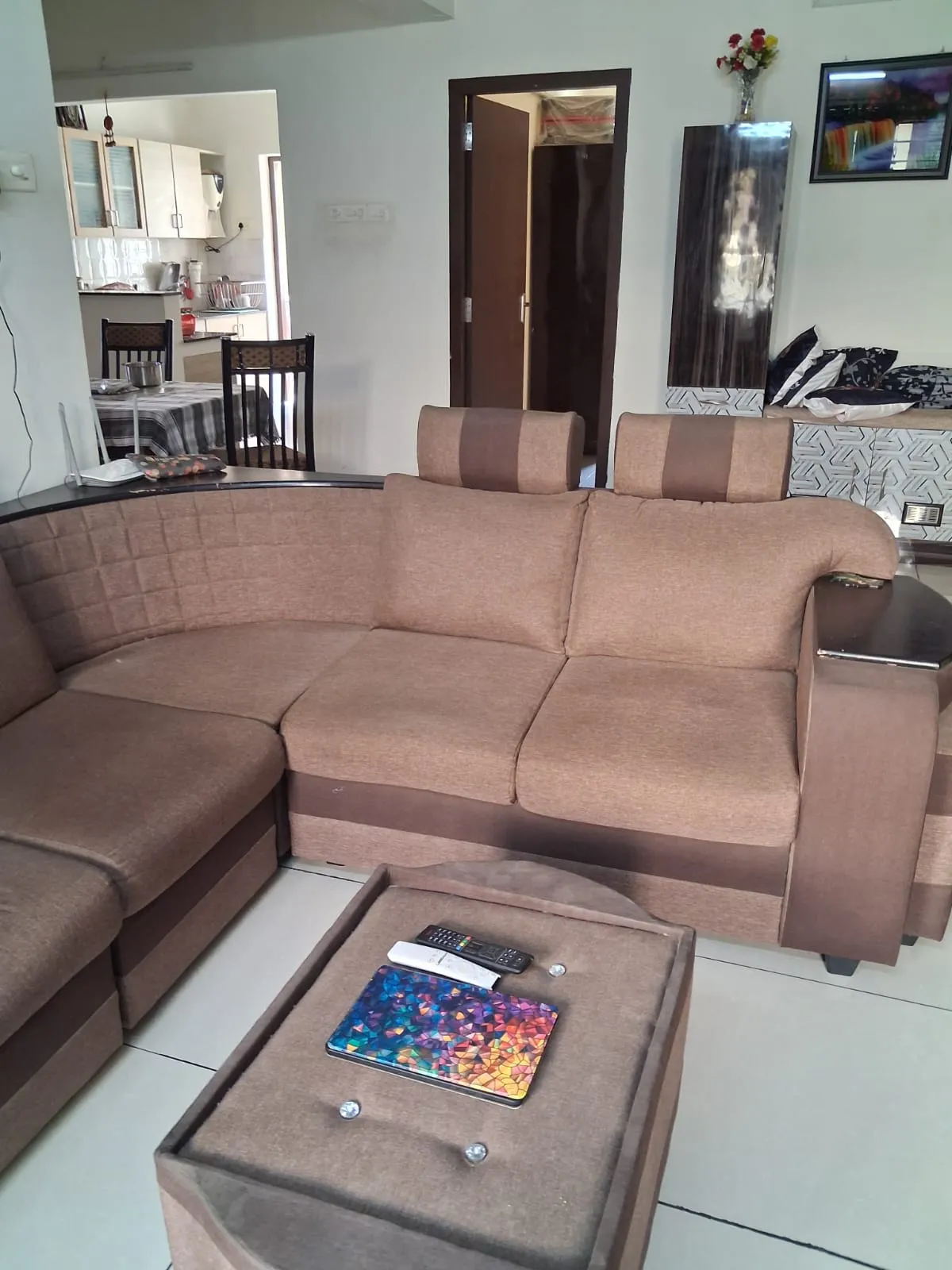 5 seater sofa with centre table for sale in Chennai, Tamil Nadu