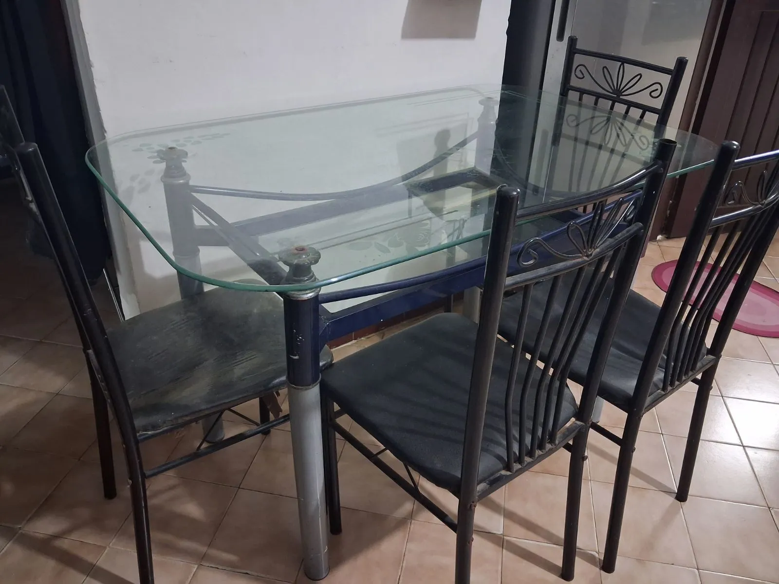 Glass top, 4 seater Dining table - Thumbnail 2