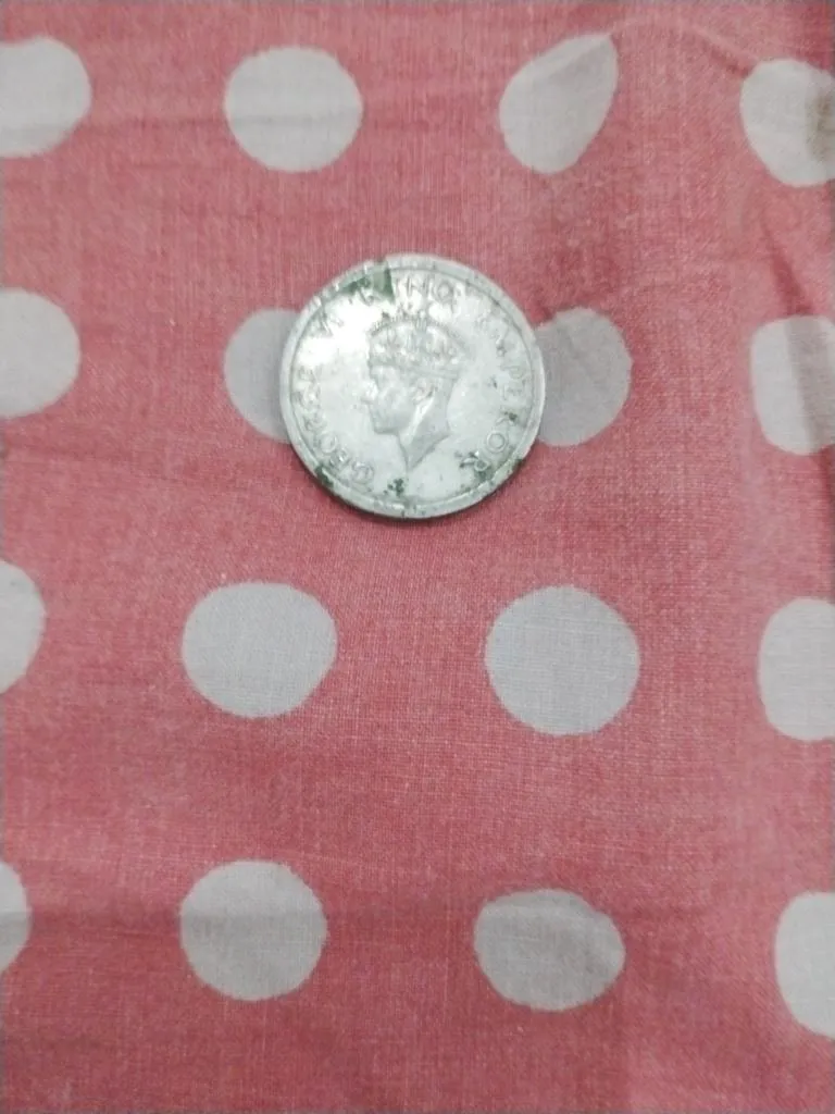 Old coins and notes - Thumbnail 5