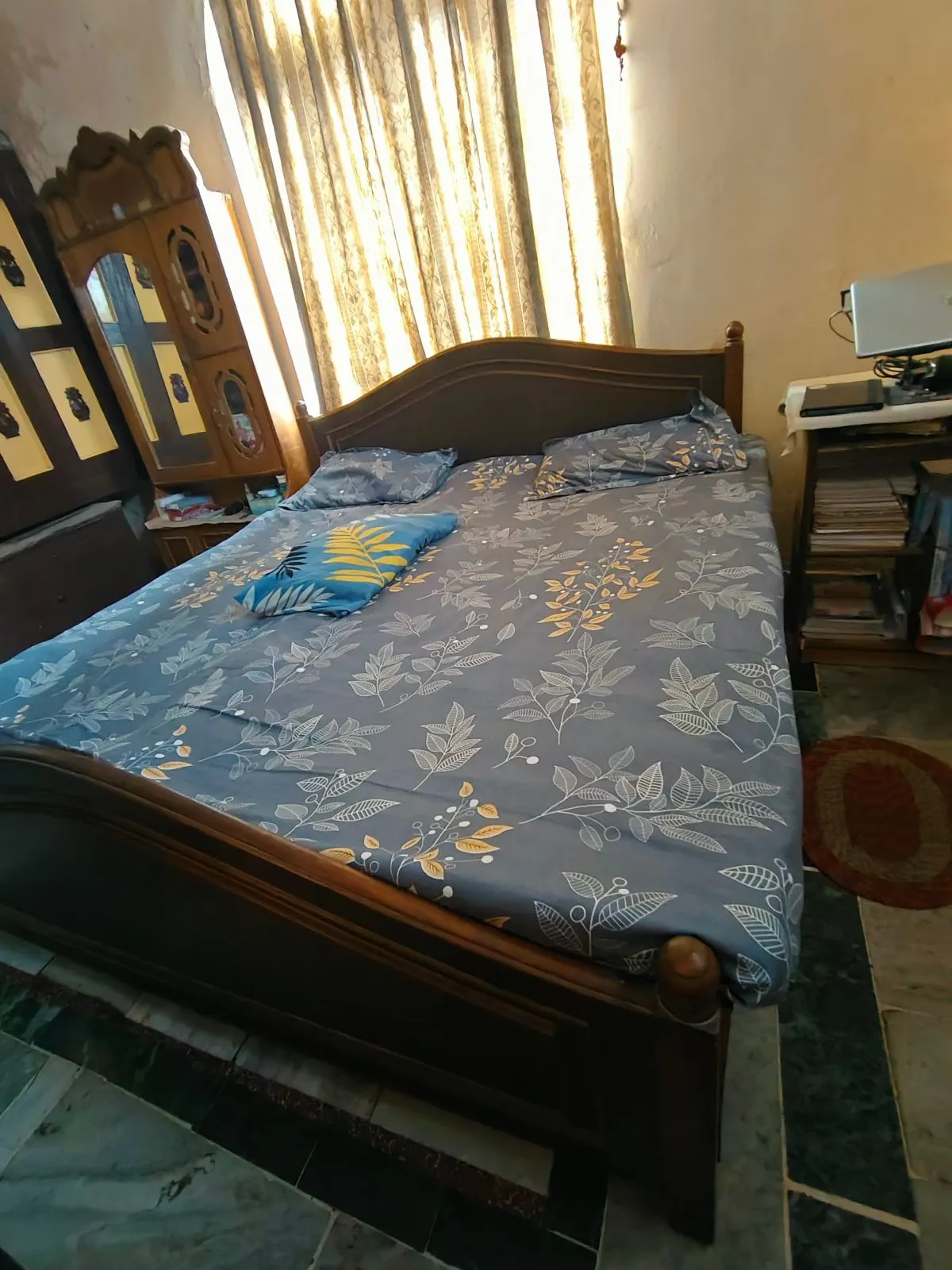 5 Sheesham Home Wooden Furniture (Mandir, Bed, Dressing table, Bench) - Thumbnail 5