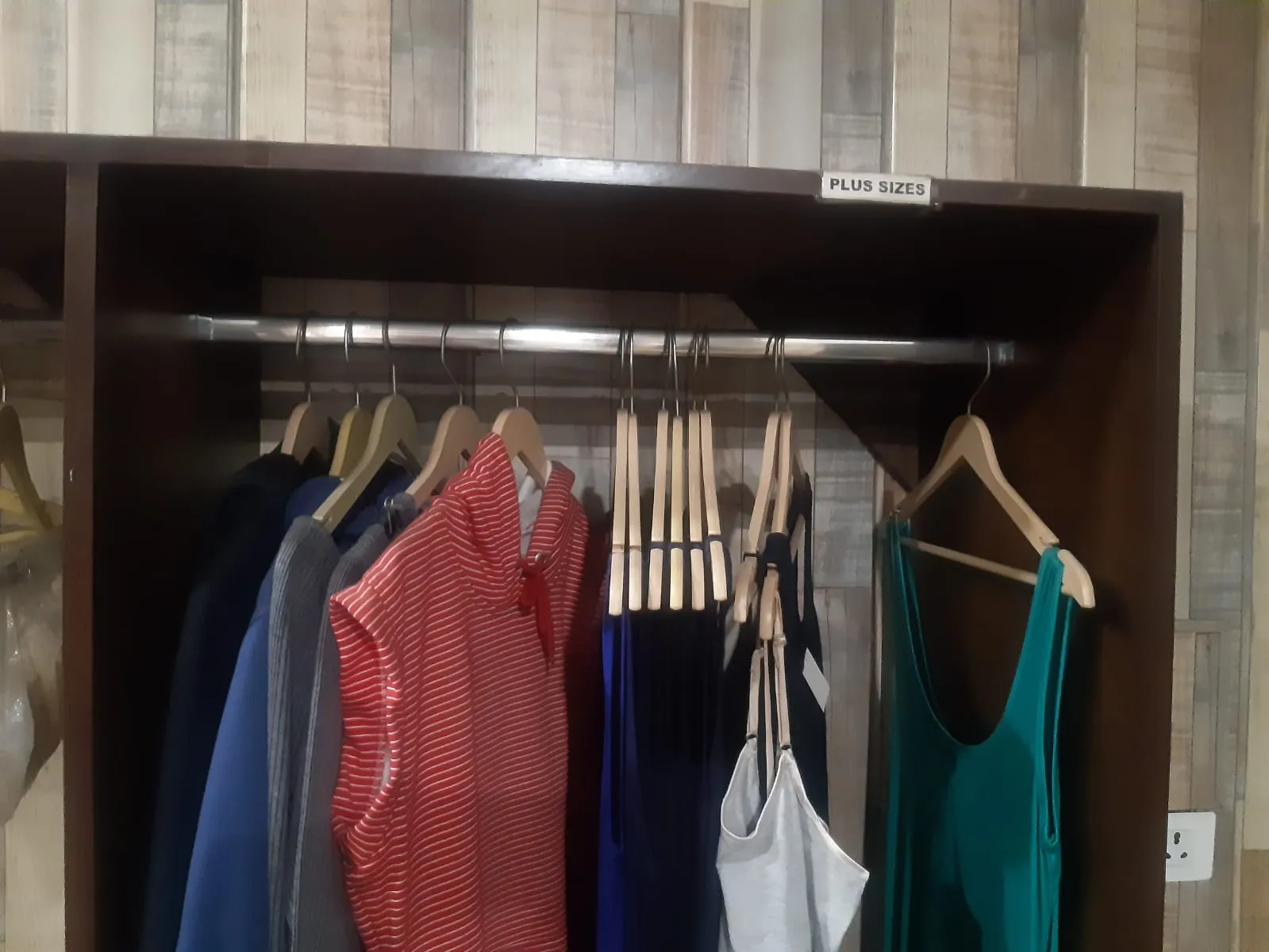 DISPLAY AND HANGING RACKS - Thumbnail 14