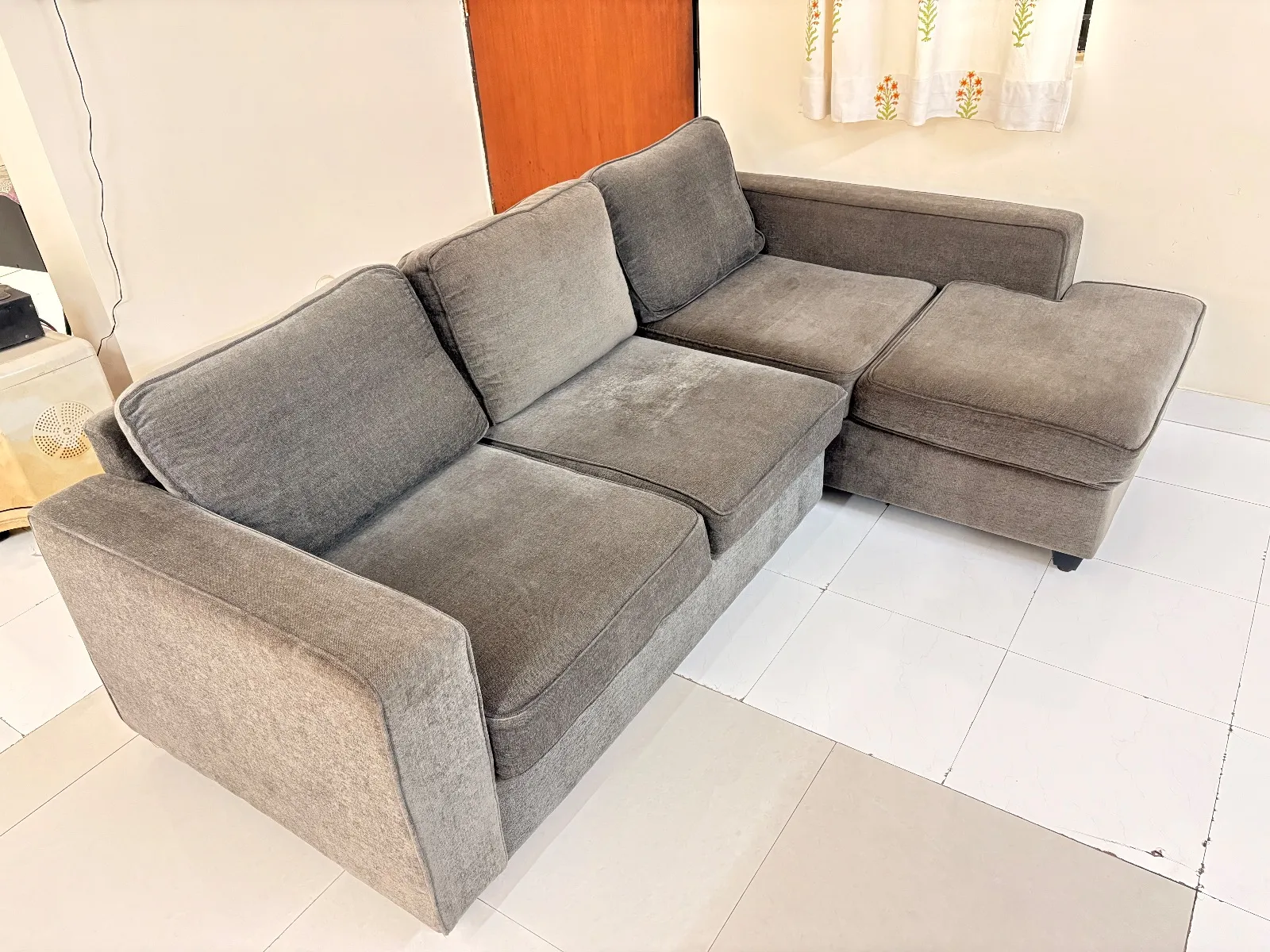 L shape sofa set , 3 years old - Thumbnail 3