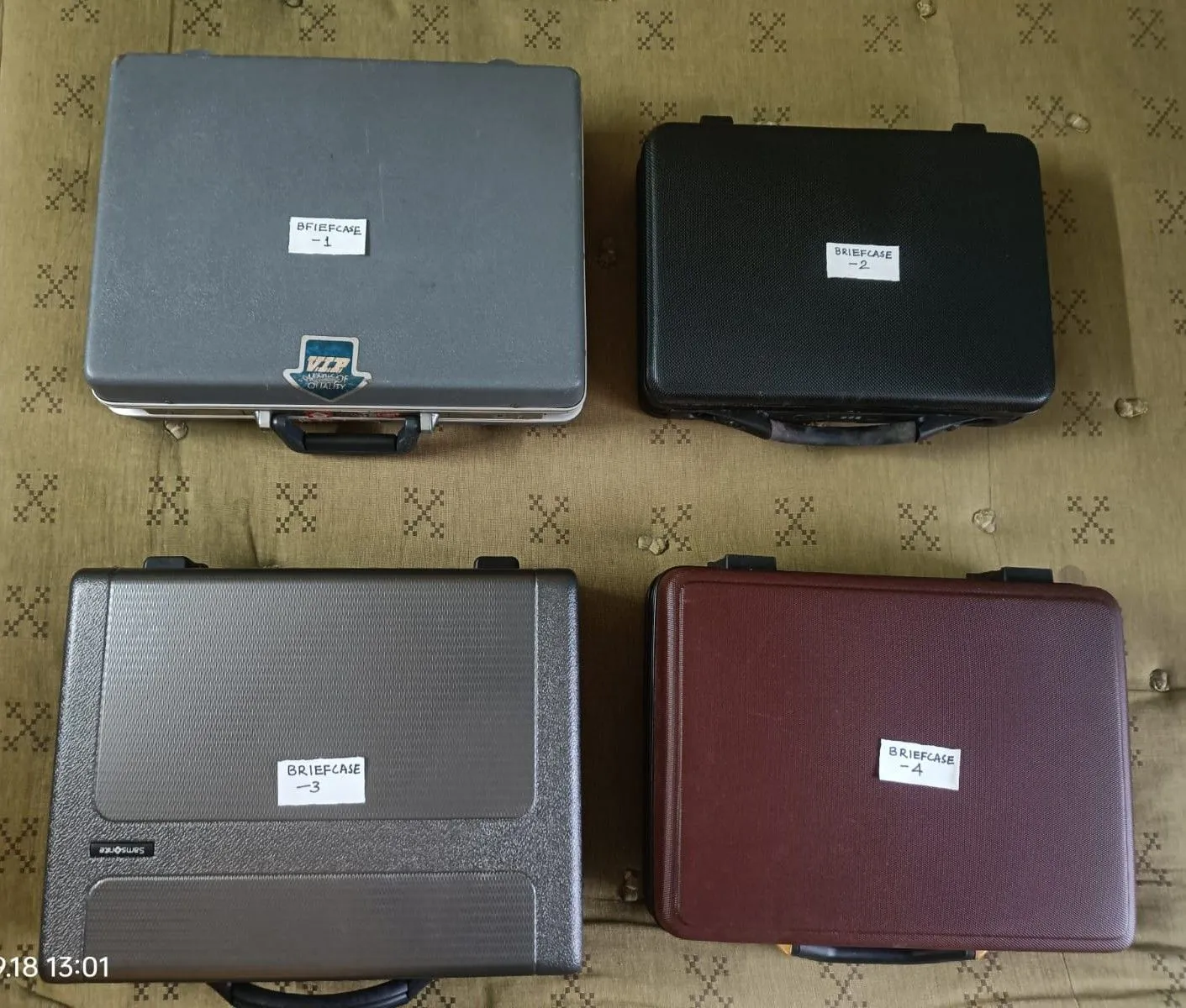 Set of Brief cases & Side bags for sale in Kolkata, West Bengal