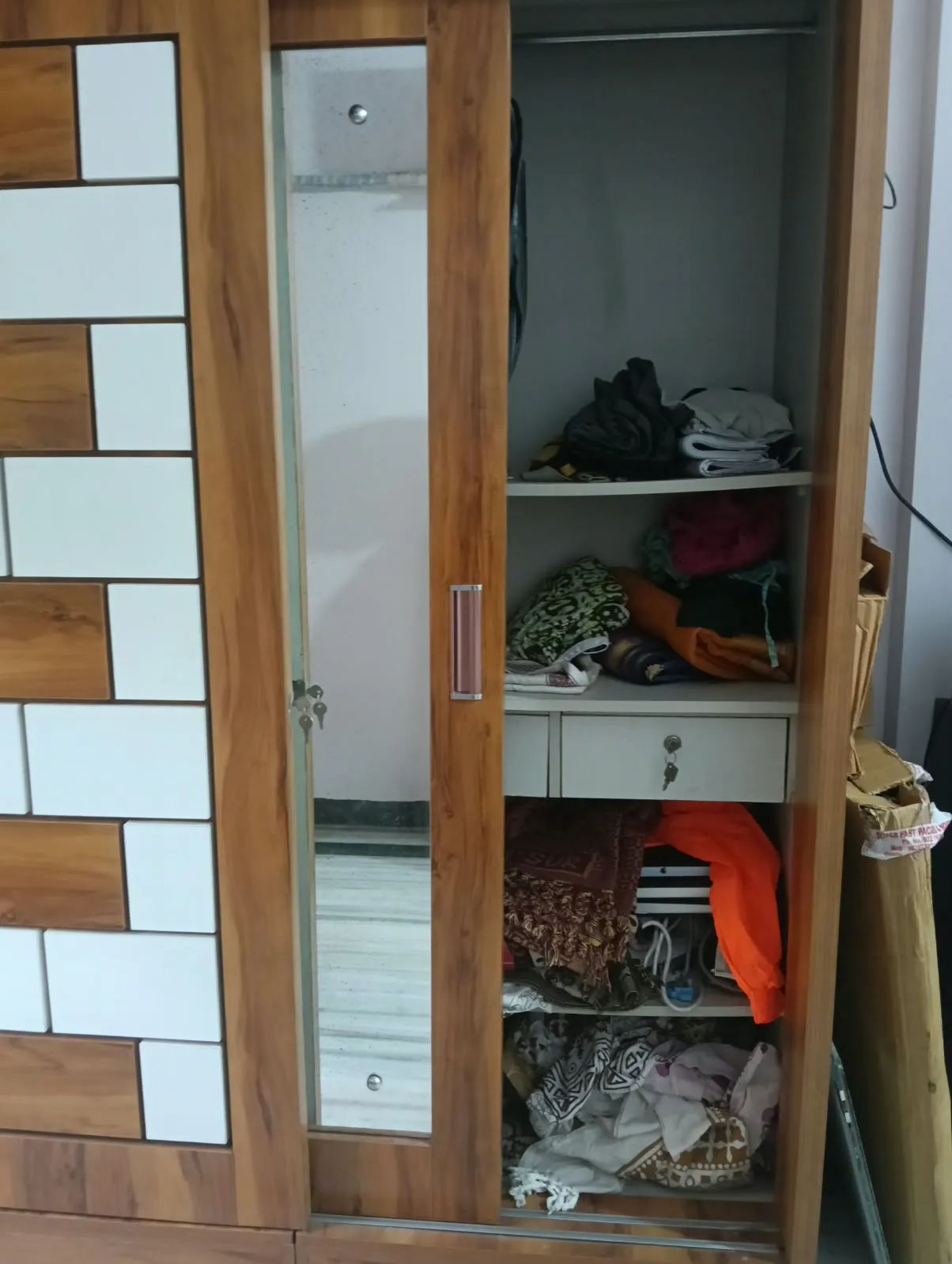 Double Door Wooden Wardrobe - Thumbnail 2