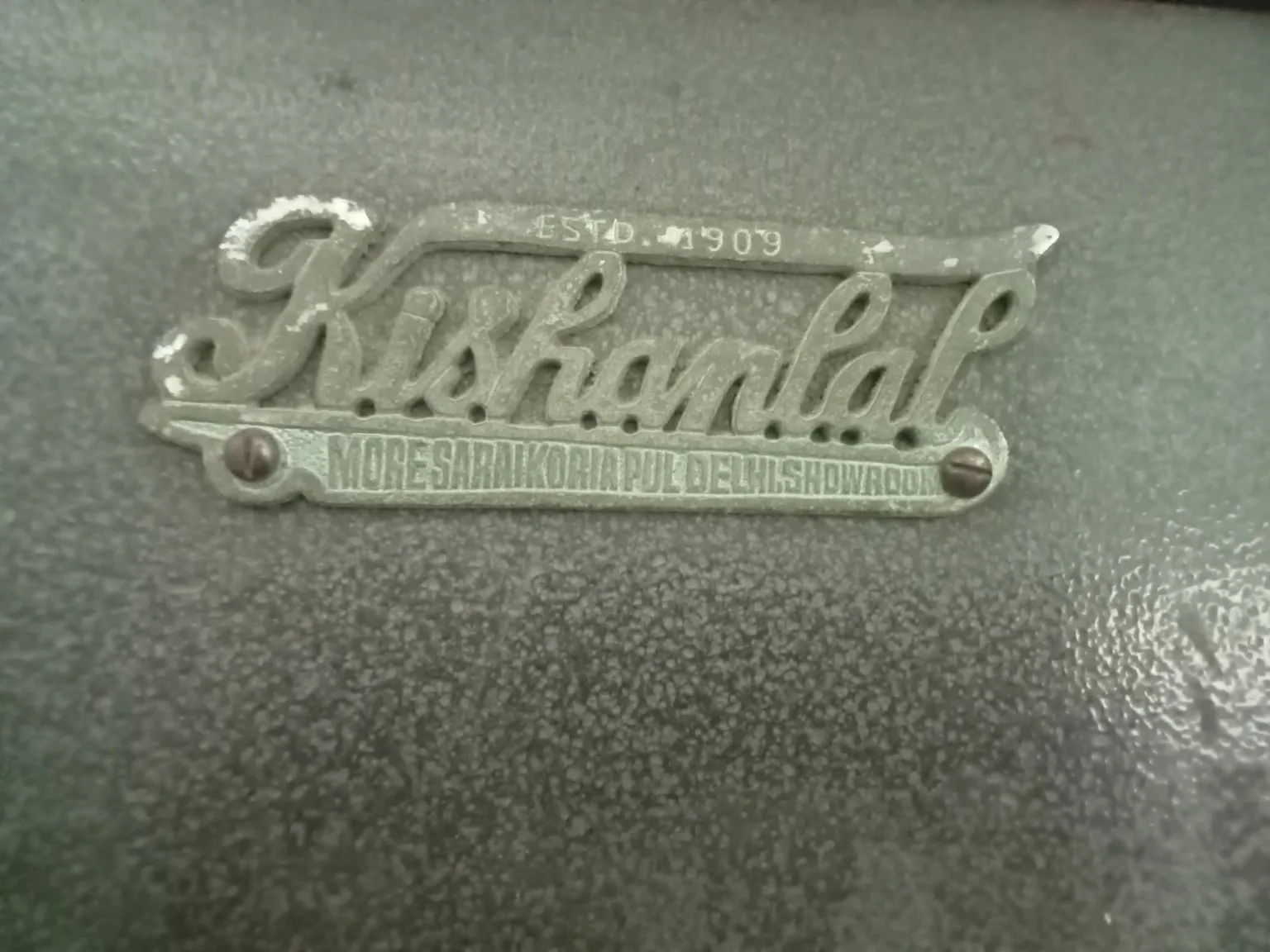Heavy weighted steel almirah/wardrobe of kishan lal and sons, chandni chowk for sale in Shahdara, Delhi