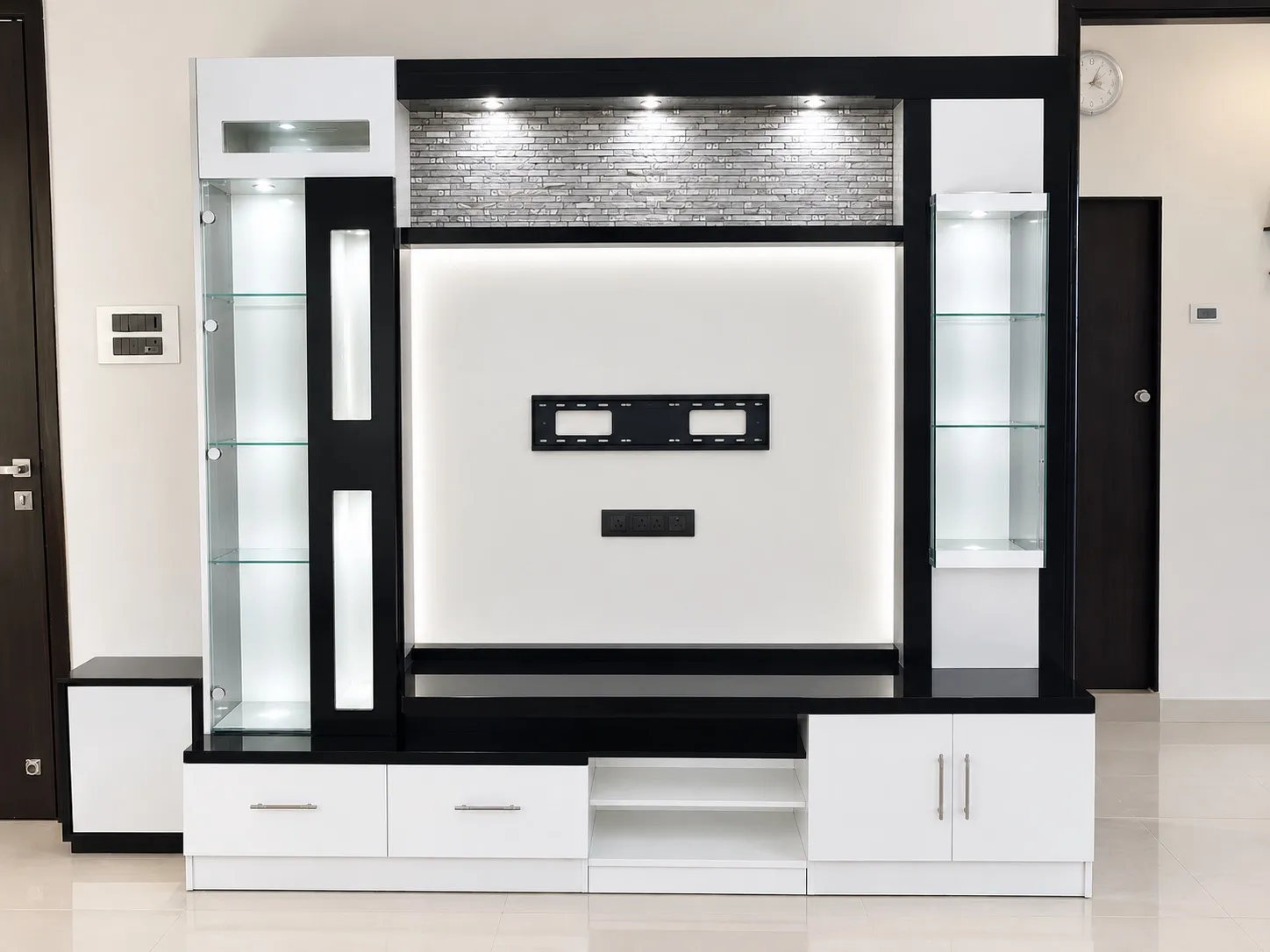 Tv Cabinet for sale in Pune, Maharashtra