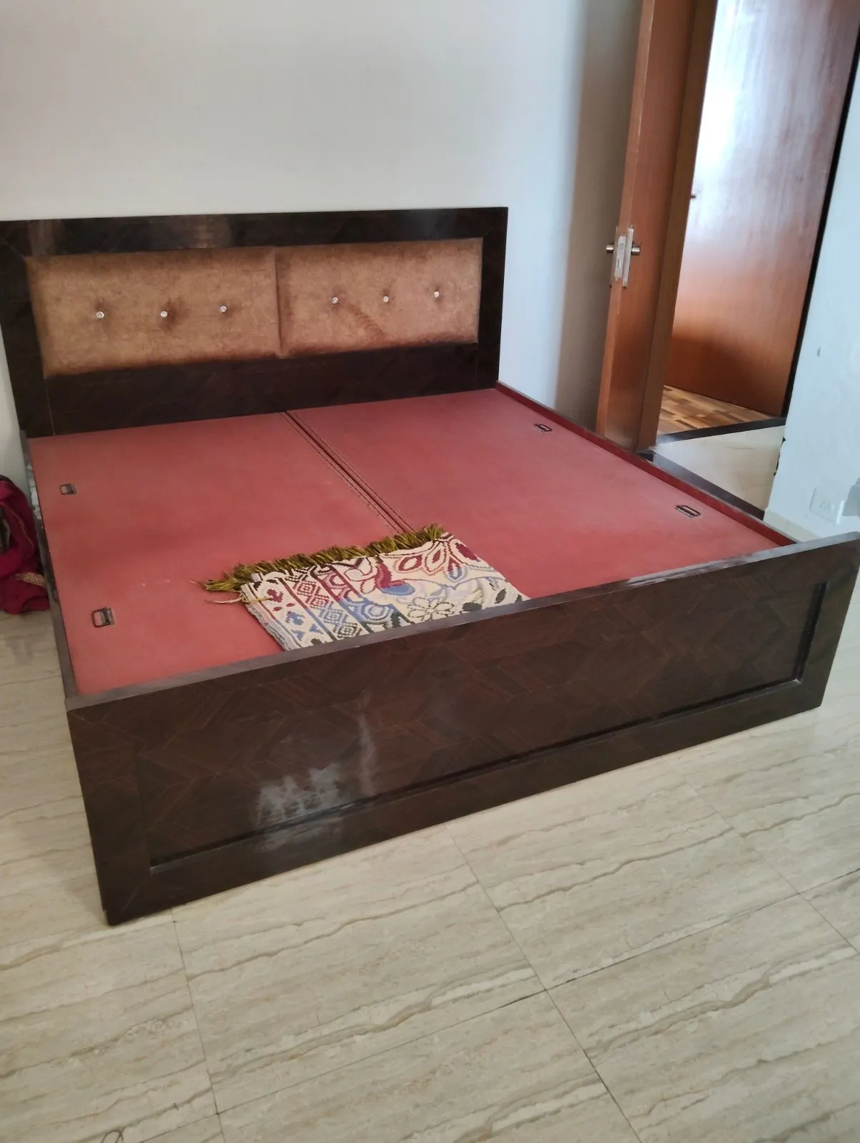 Bed 6 feet by 6 feet Heavy duty urgently sell - Thumbnail 2
