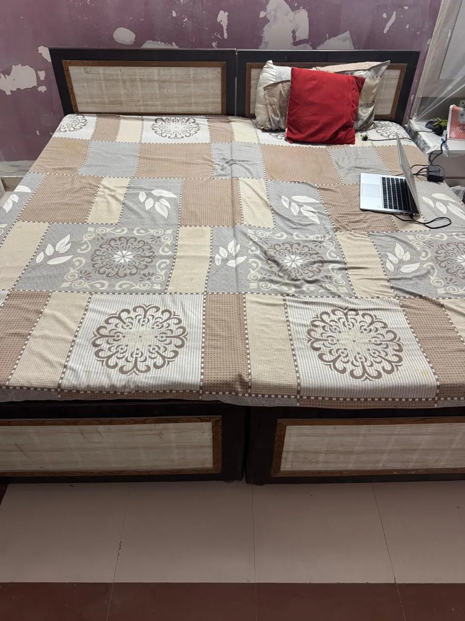 King Size Wooden Bed – 2 Years Old | Premium Wood | Excellent Condition for sale in Meerut, Uttar Pradesh