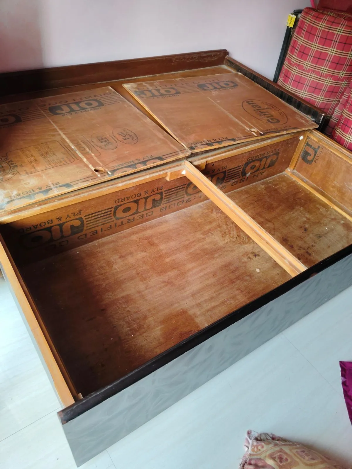 Foldable bed for sale in Dombivli, Maharashtra
