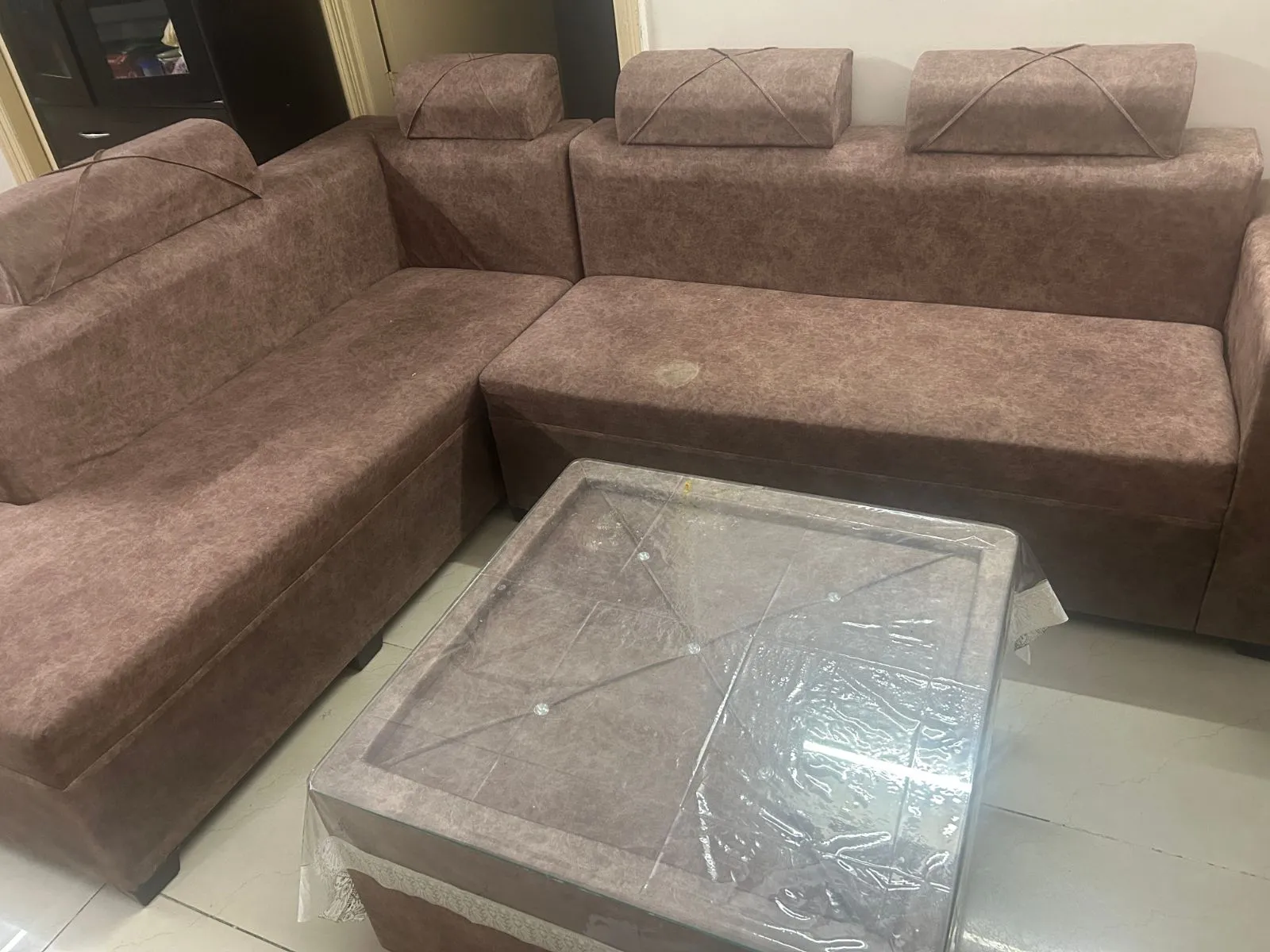 7 Seaters L Shaped Sofa 3 years Old for sale in Noida, Uttar Pradesh