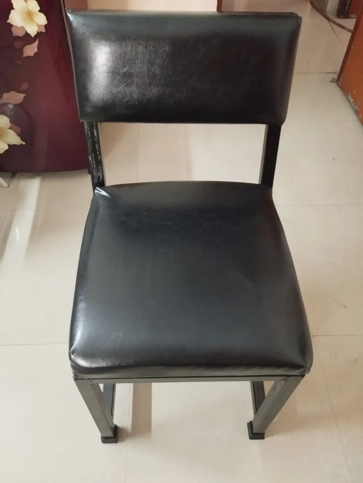 Table and chair set - Thumbnail 3