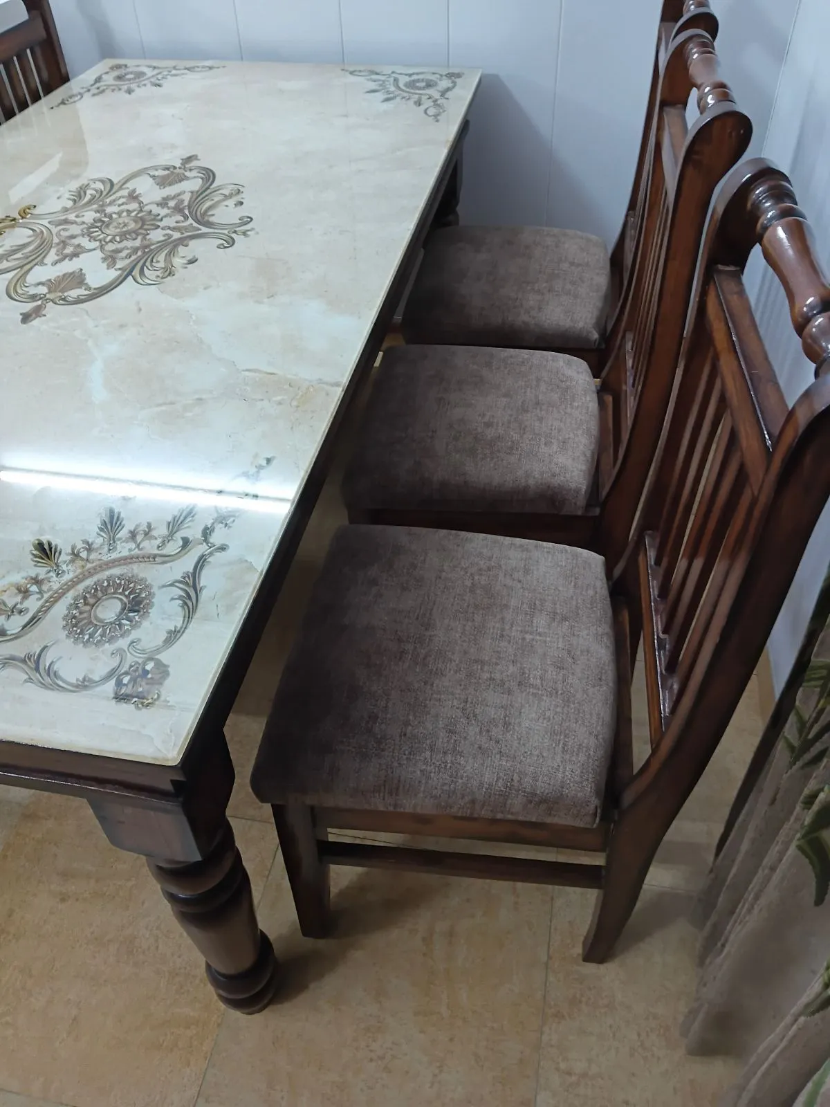6 seater dining table - Thumbnail 3