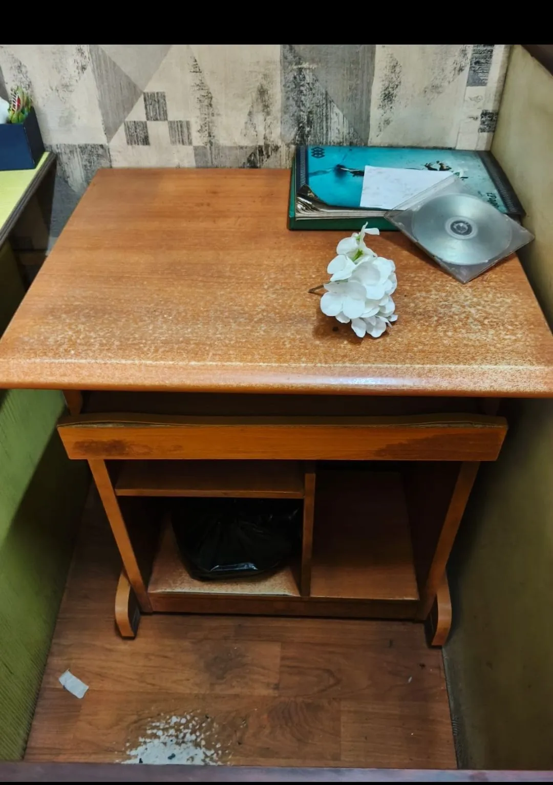 Used office furniture - Thumbnail 8