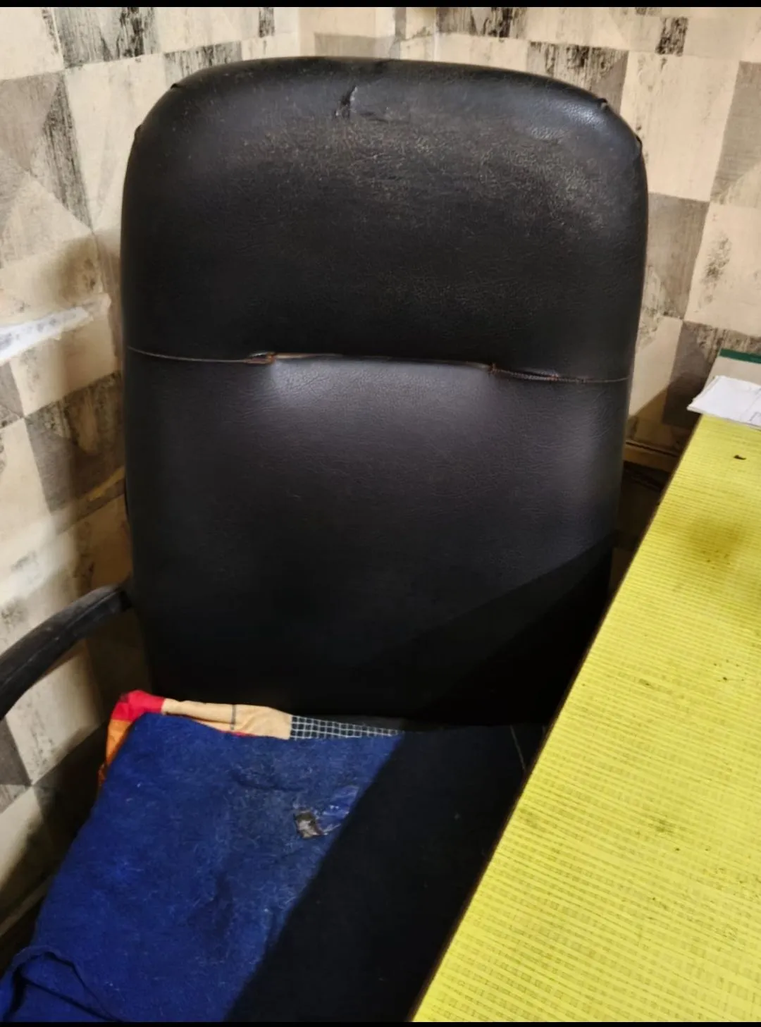 Used office furniture - Thumbnail 5