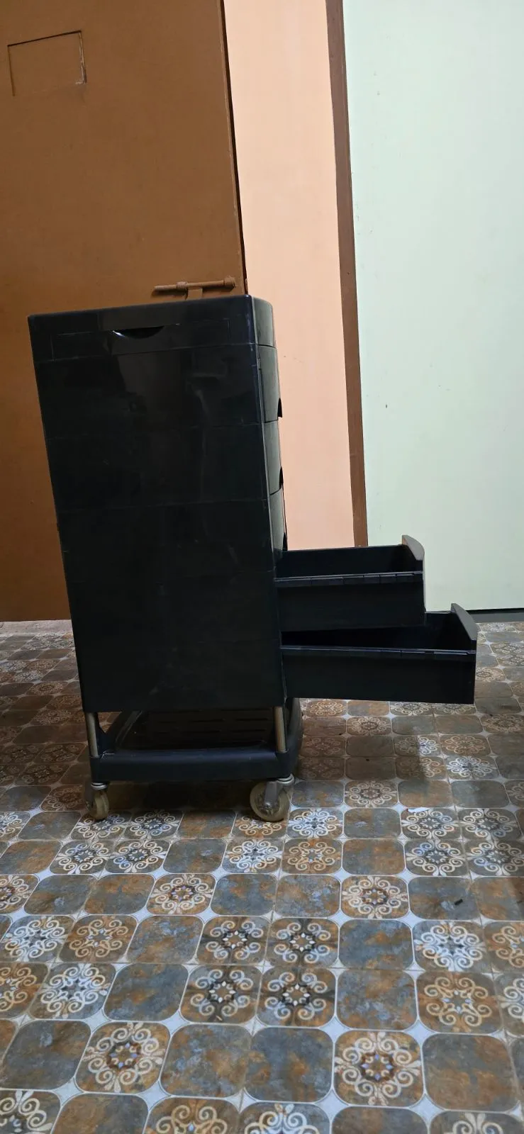 Used salon materials for sale - Thumbnail 14