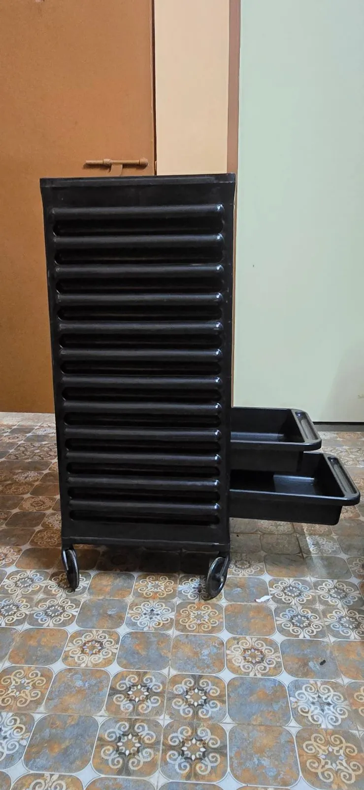 Used salon materials for sale - Thumbnail 15