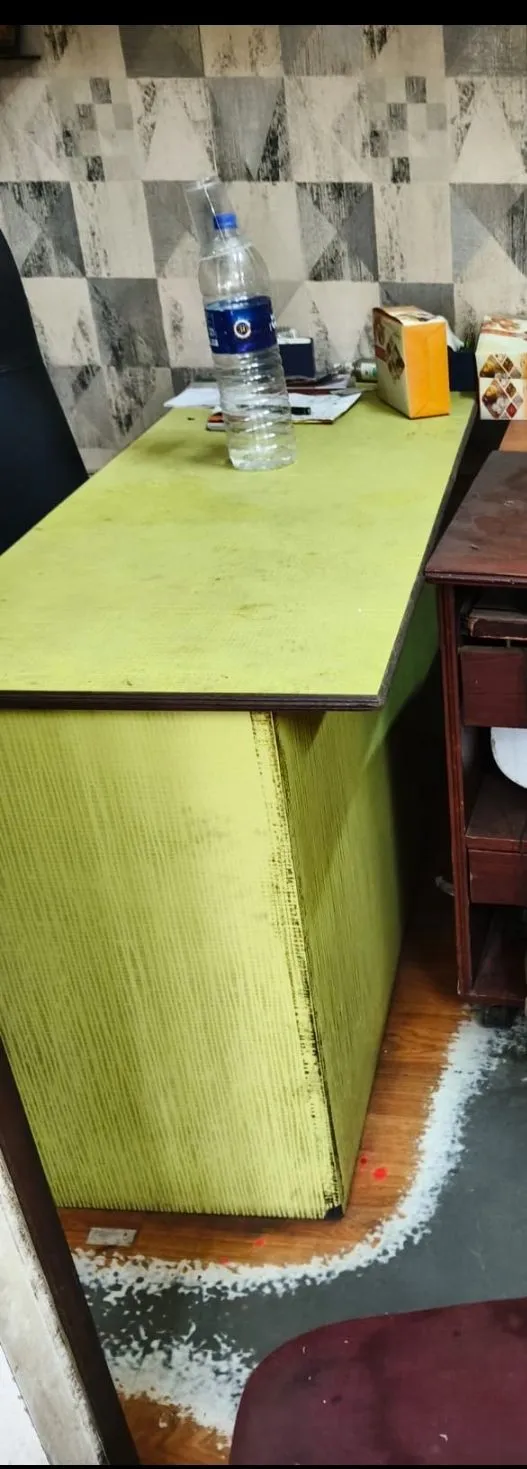 Used office furniture - Thumbnail 4