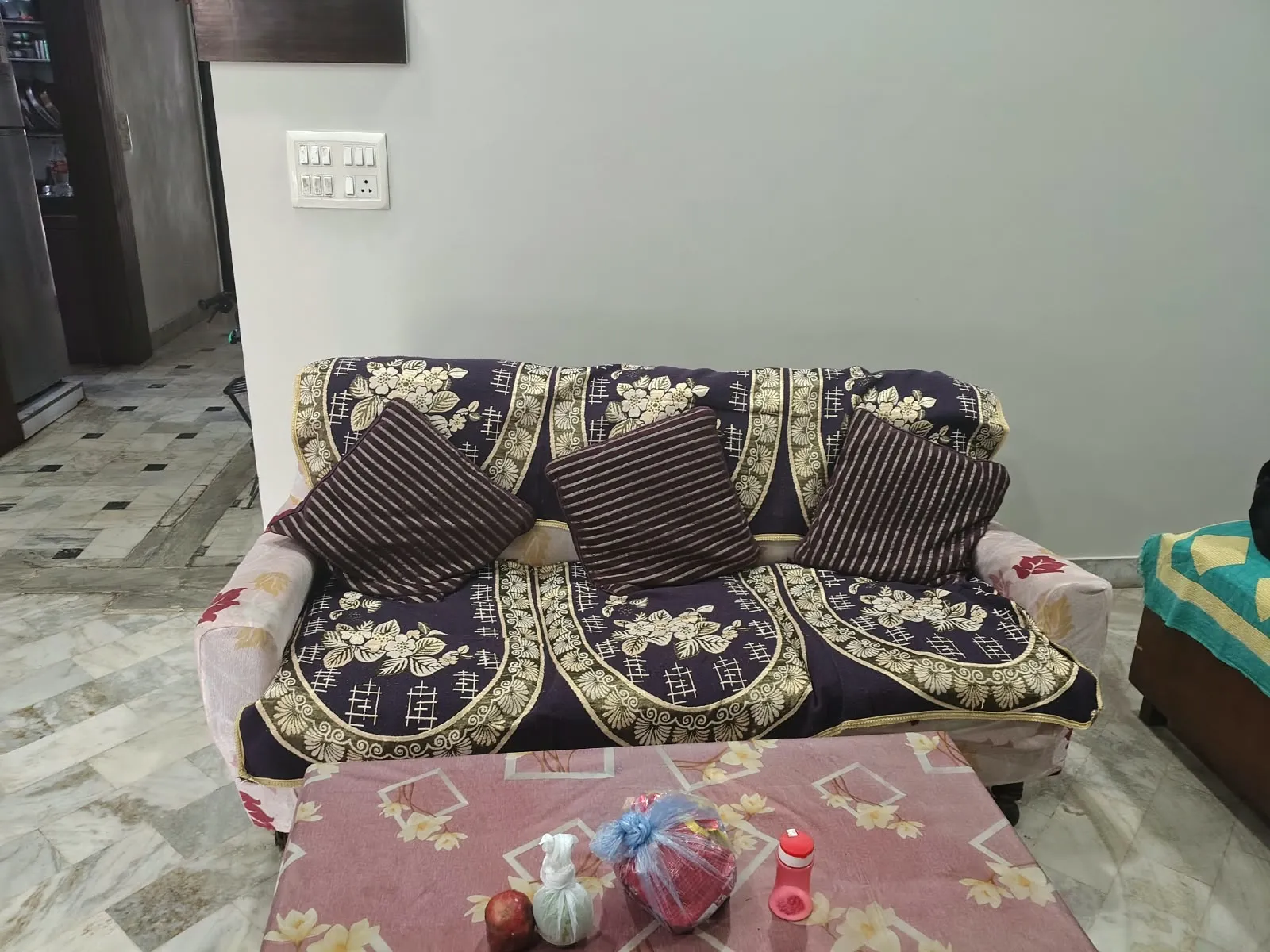 5 seater sofa set for sale in Delhi, Delhi