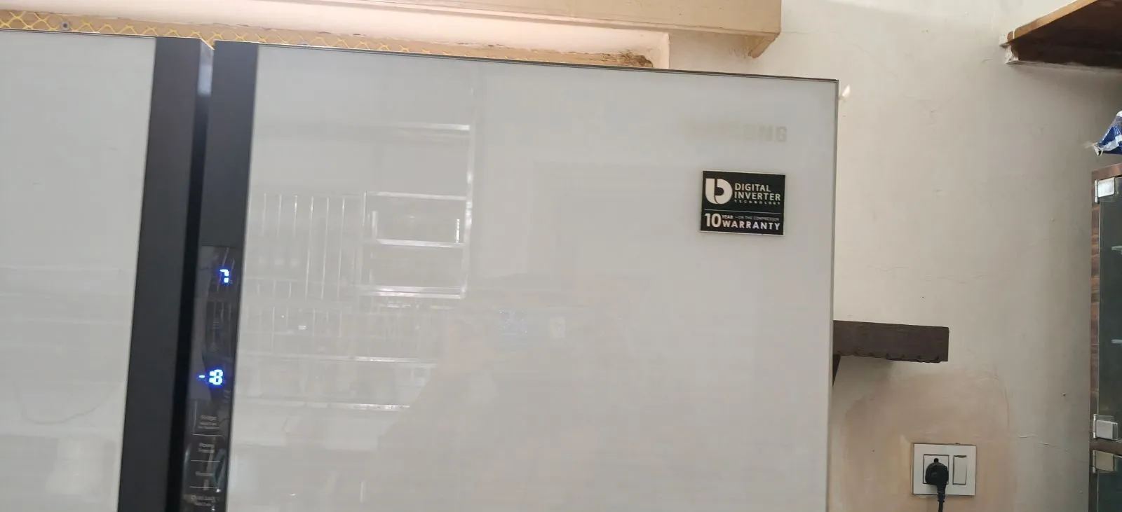 Samsung refrigerator 8years old - Thumbnail 3