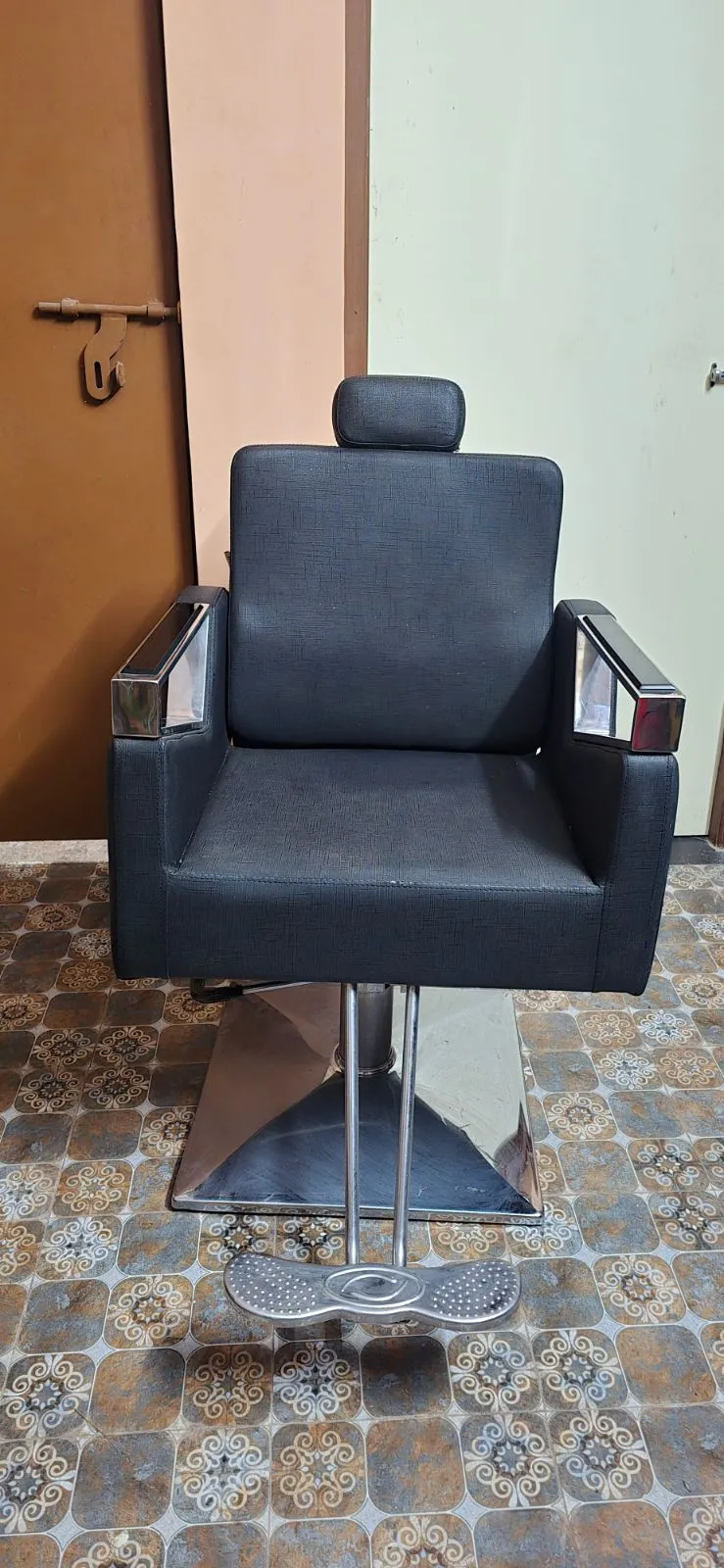 Used salon materials for sale - Thumbnail 2