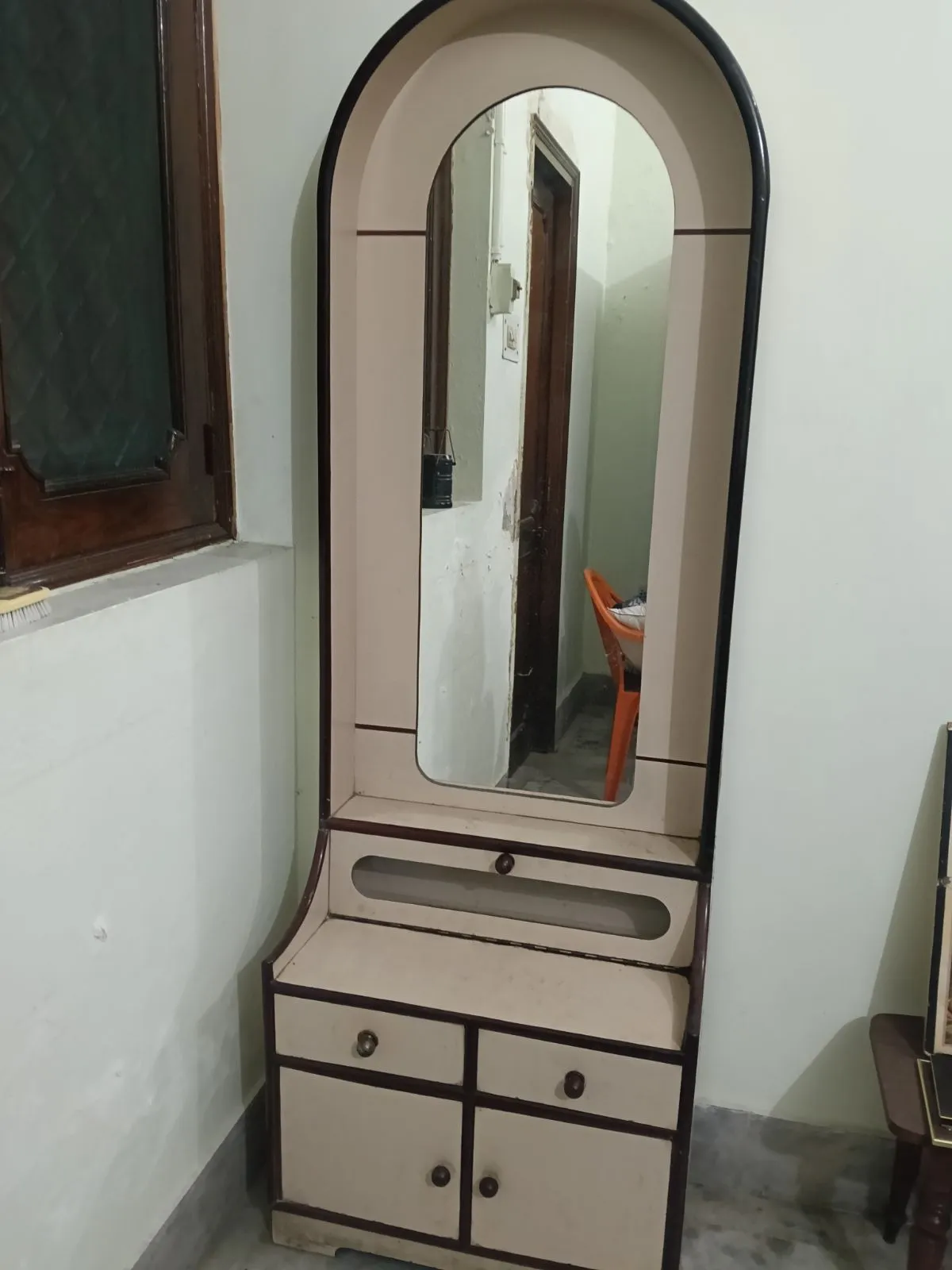 Dressing table for sale in Meerut, Uttar Pradesh